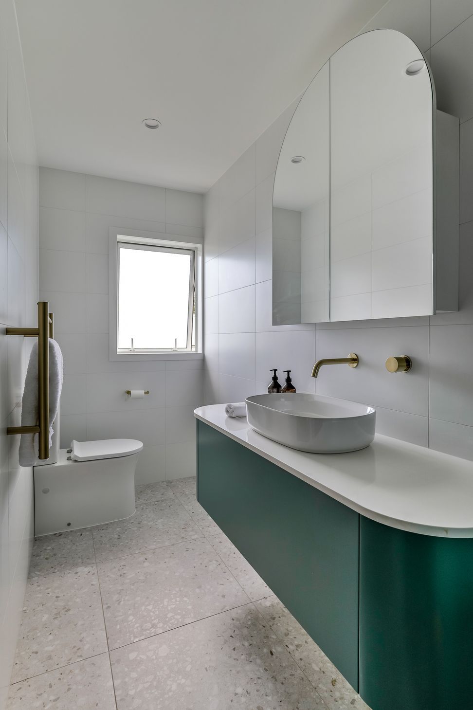 Blanco Brillo White Matt 300x600mm with Frammenta Bianco 600x600mm