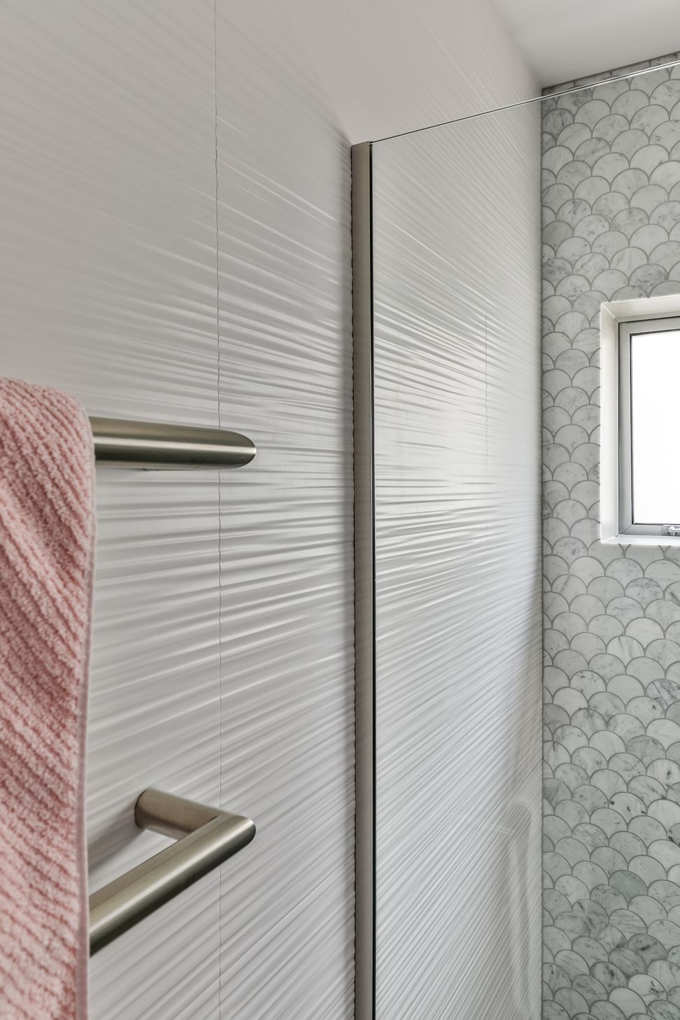 Great shot of the texture on the 4D Linear White (indent only, not stocked)