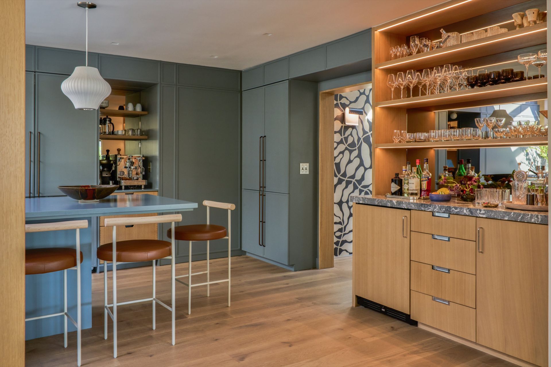 dona-marta-the-warren-interior-design-mid-century-modern-home-bar-lighted-shelving-glassware-25-studio-city-ap-compressed.jpg