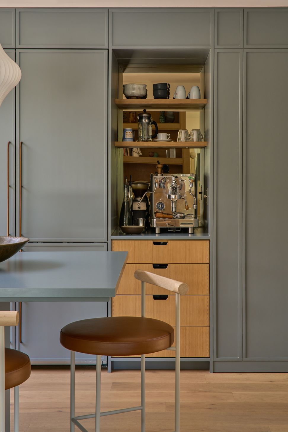 dona-marta-the-warren-interior-design-mid-century-modern-kitchen-concealed-coffee-bar-espresso-niche-14-studio-city-ap-compressed.jpg