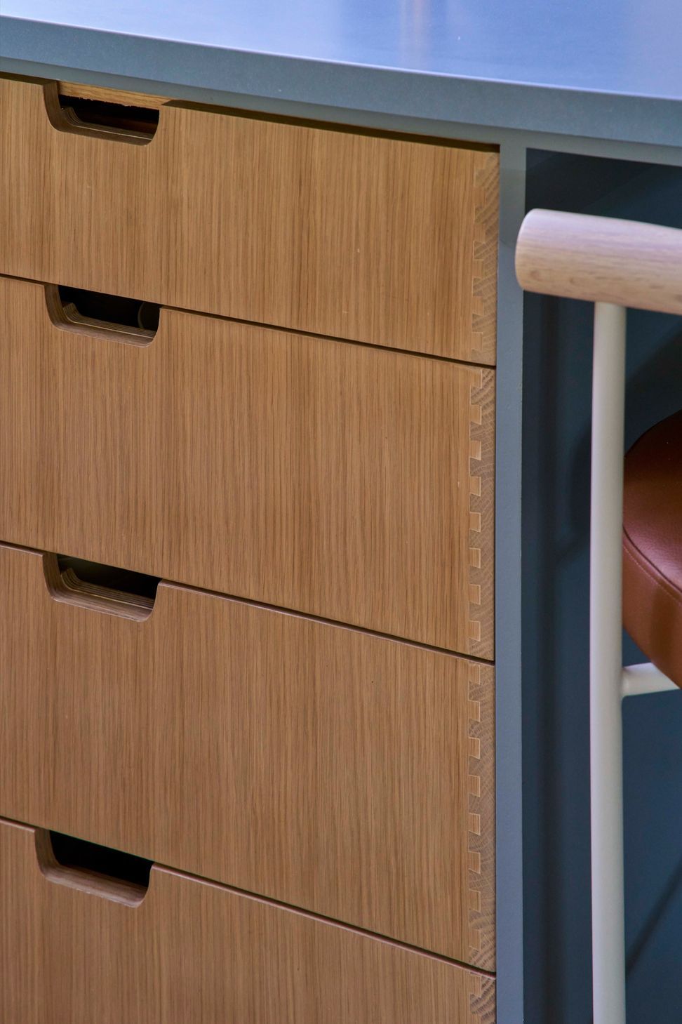 dona-marta-the-warren-interior-design-mid-century-modern-kitchen-island-oak-drawer-dovetail-detail-27-studio-city-ap-compressed.jpg