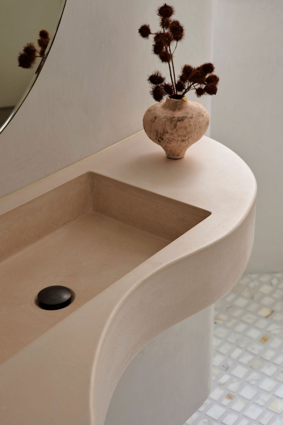 Wide Joint Scarpa Mosaic in Calacatta Marble