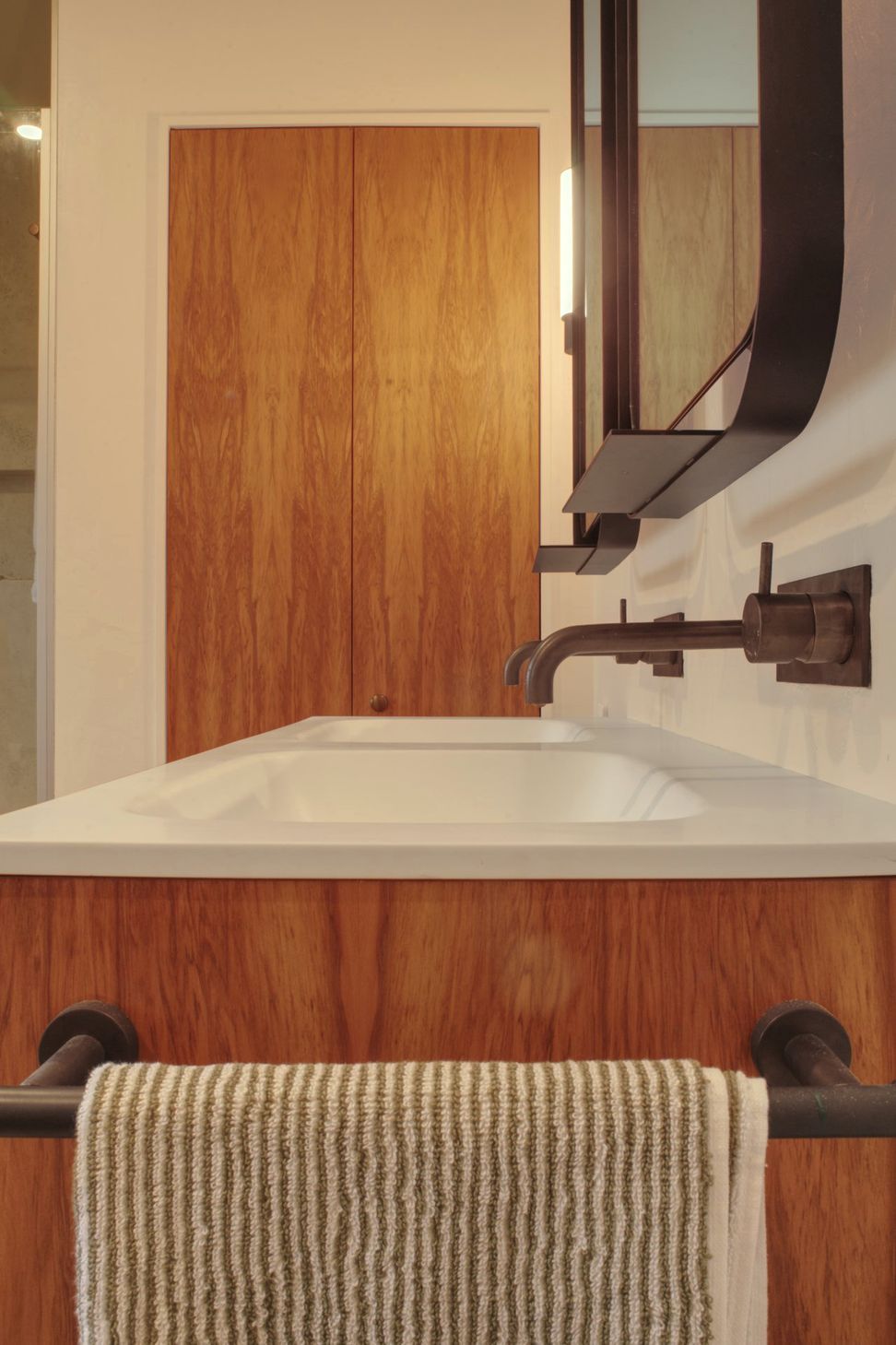 kate-pilot-design-wainui-residential-auckland-nz-4.jpg