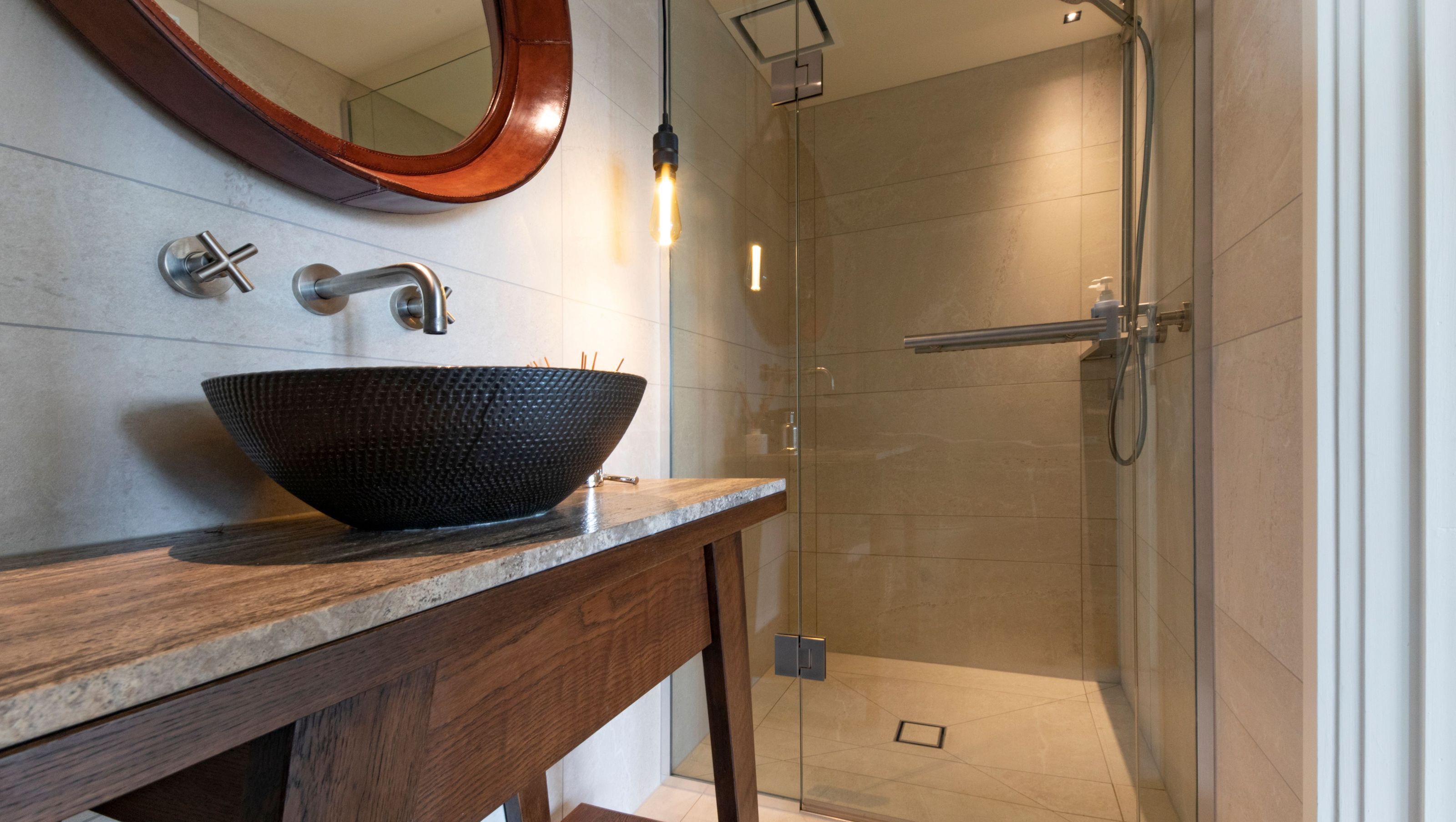 Piha Road : Ensuite