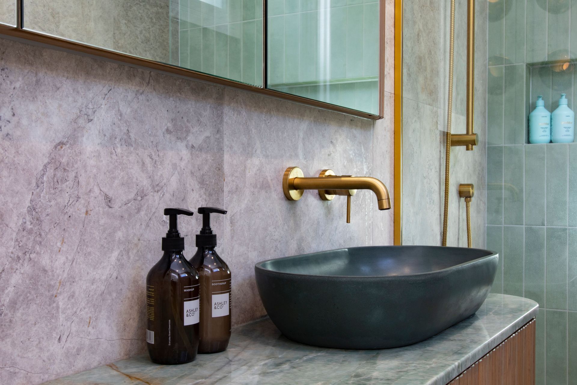 Sussex St : Ensuite