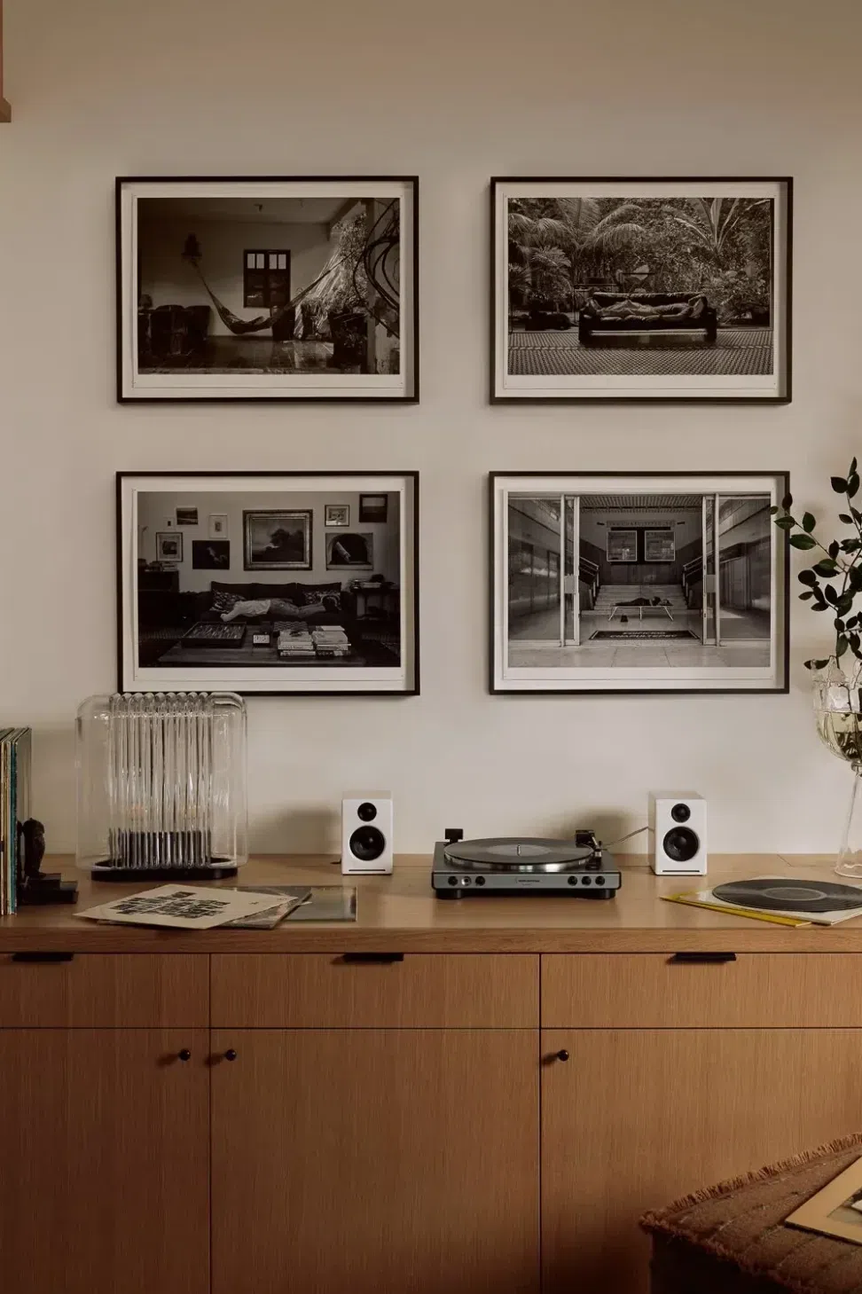 07bdenrecordplayer215142.webp