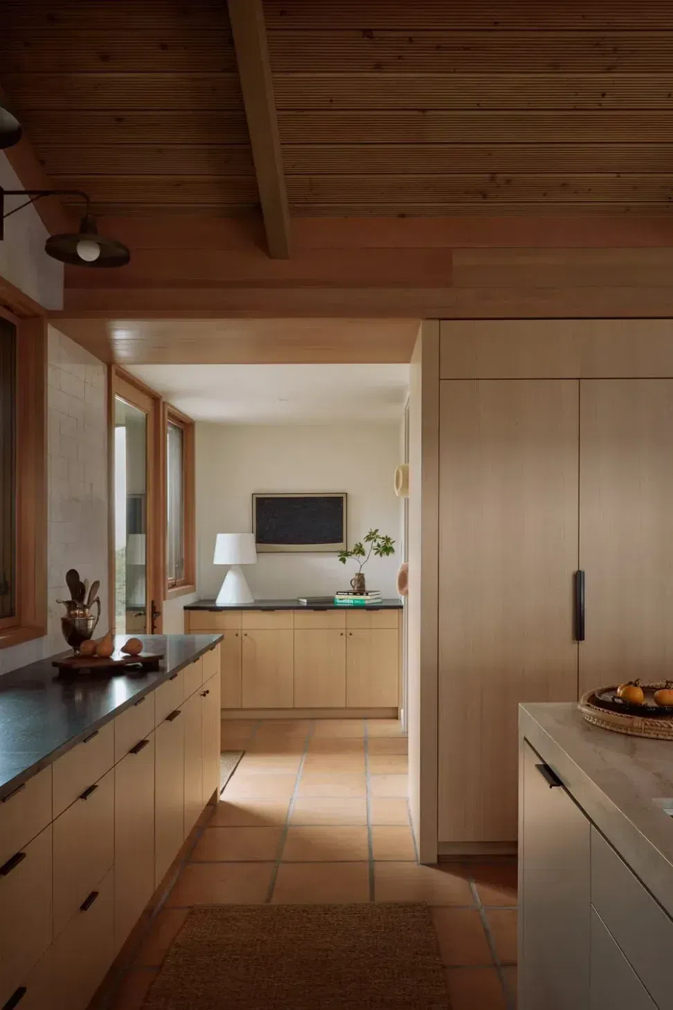 11bkitchentowardmudroom215230.webp