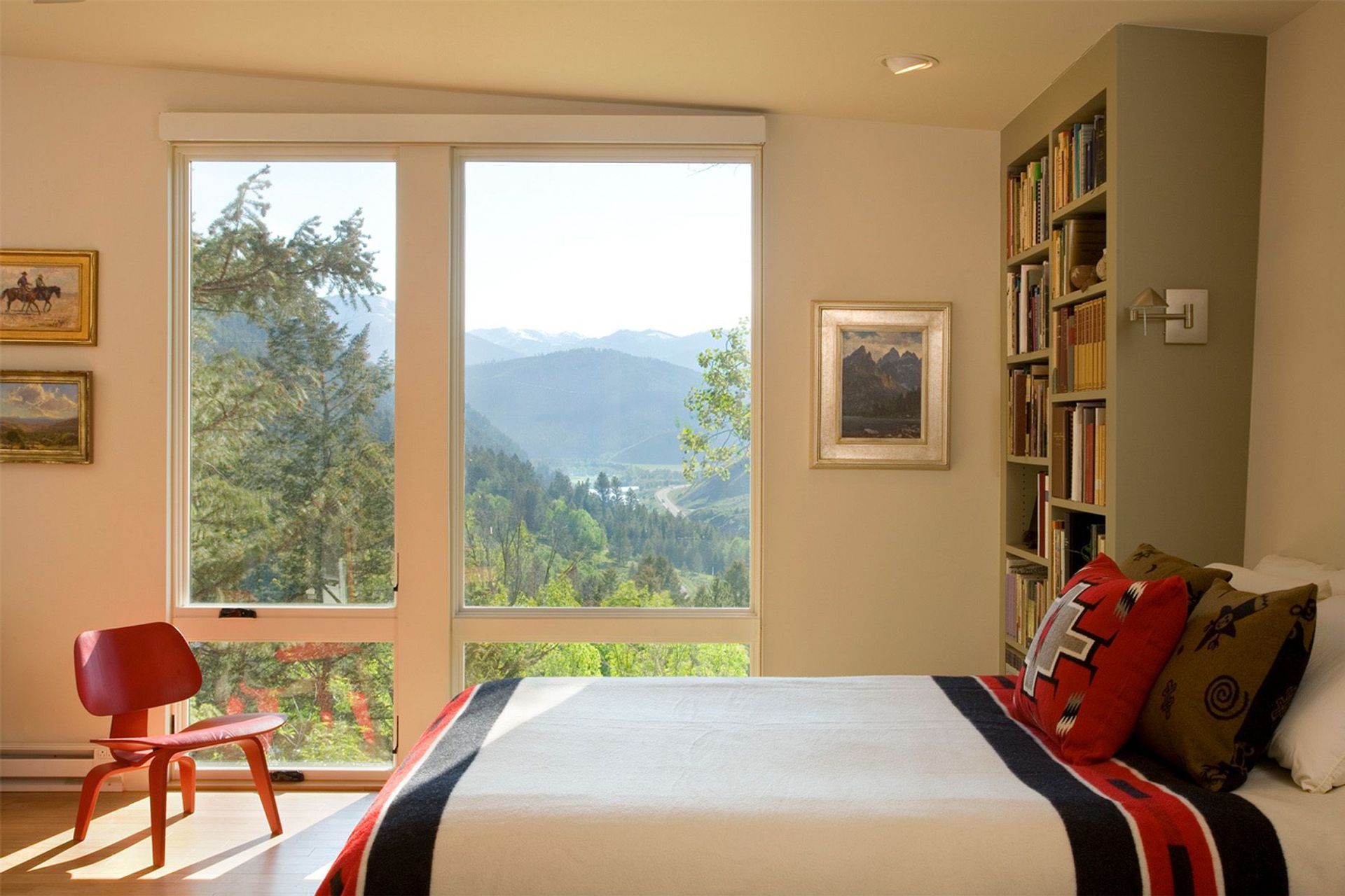 4339-Master-Bedroom-SNAKE-RIVER-CANYON-HorizSMsRGB.jpg