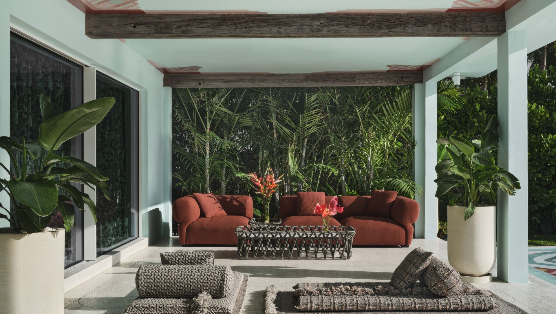Miami Beach Art Deco Villa banner