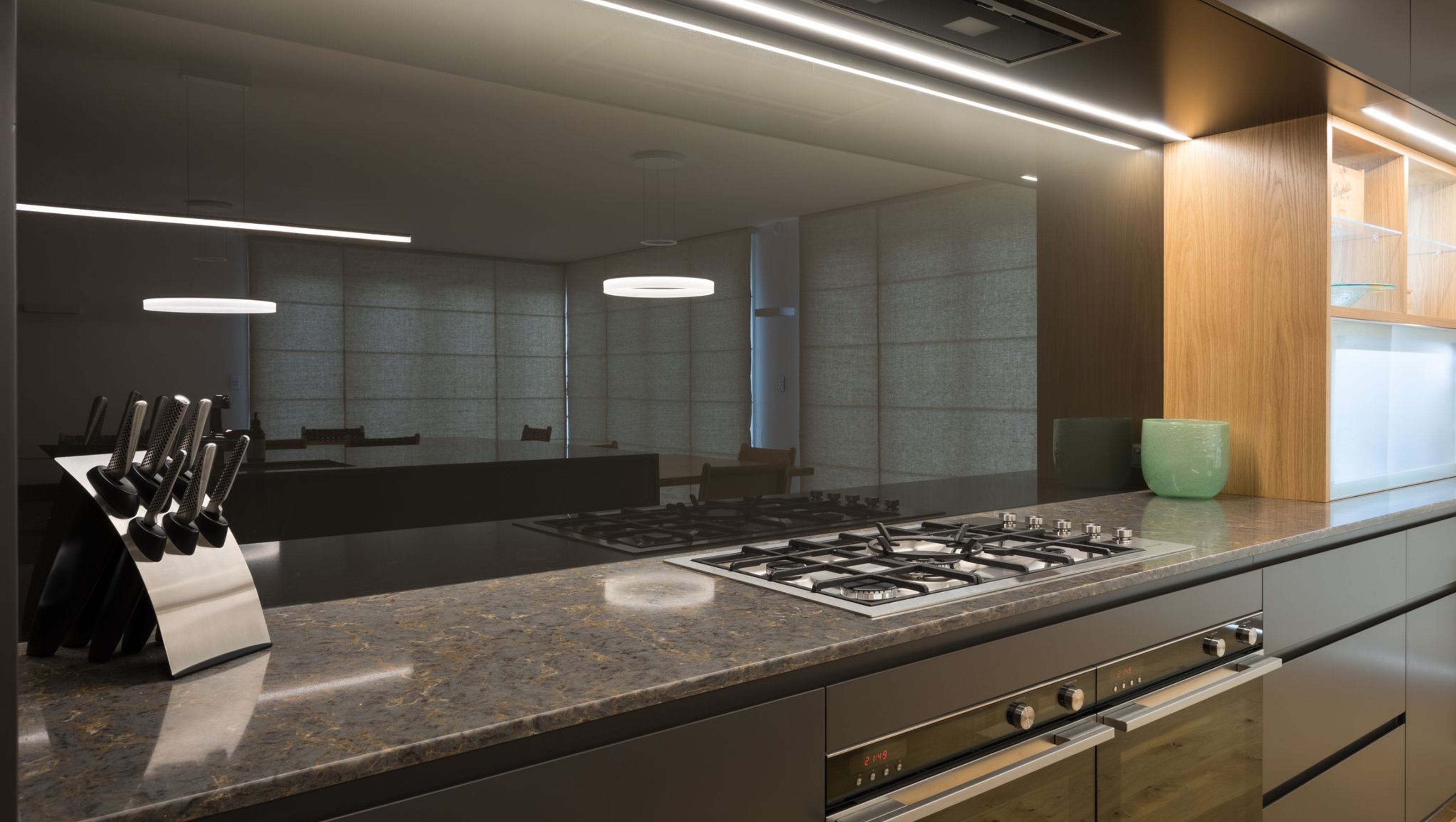 Kitchen & Wardrobe