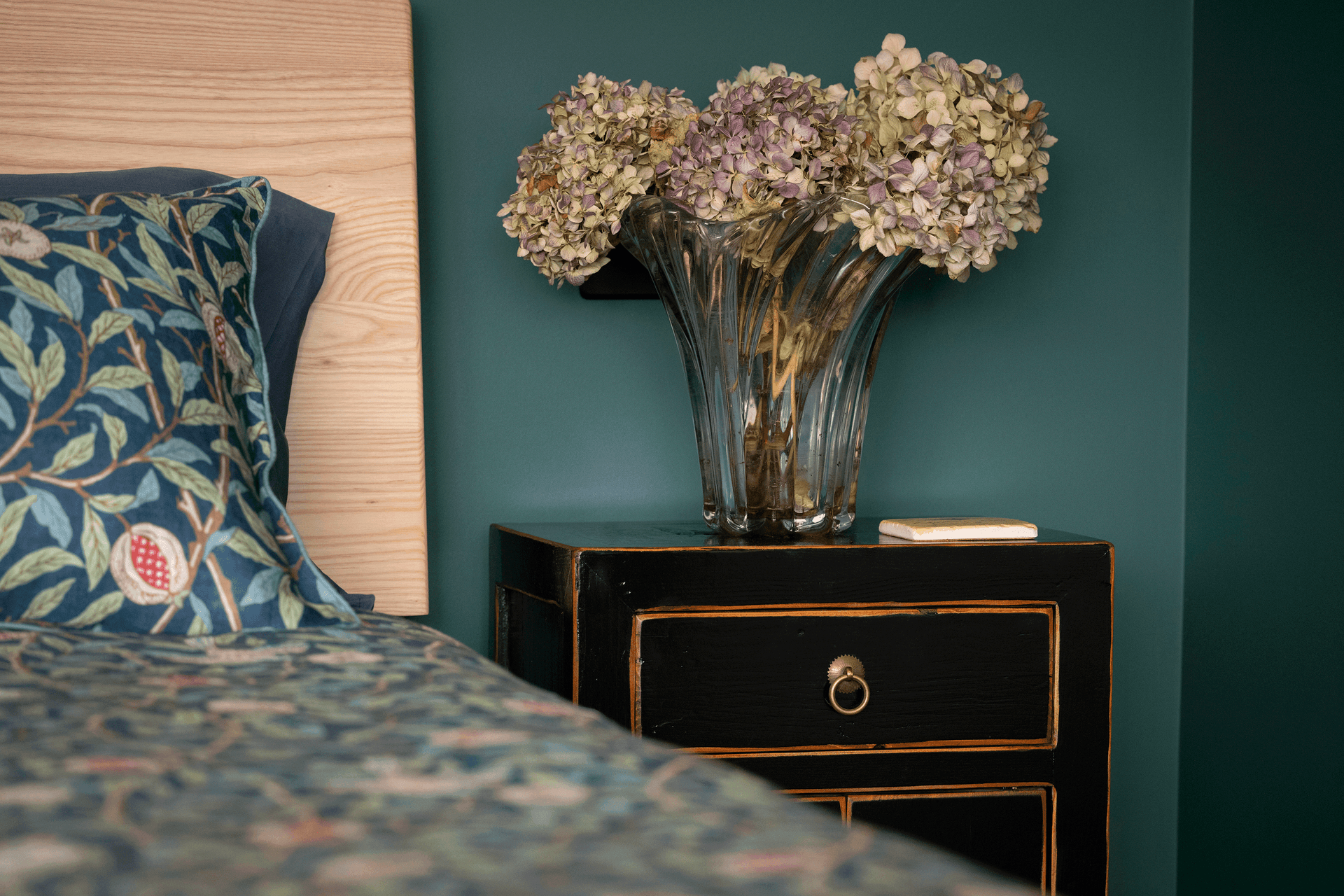 bedside-horizontal-web.png