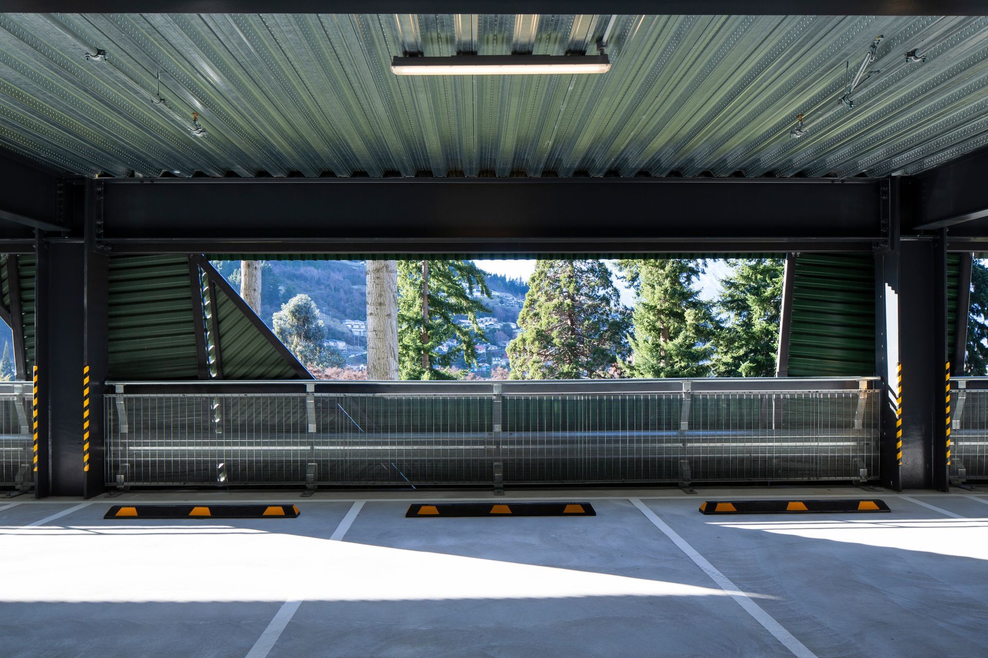SkylineBottomTerminalCarpark012.JPG