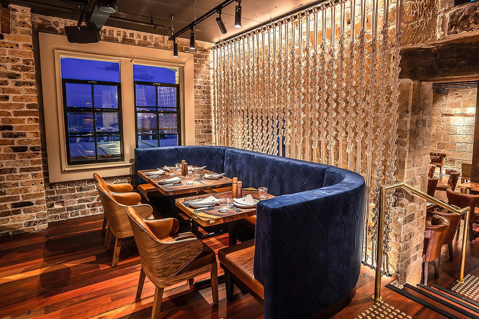 6HEAD-Premium-Steak-Restaurant05-gigapixel-standard-scale-200x.jpg