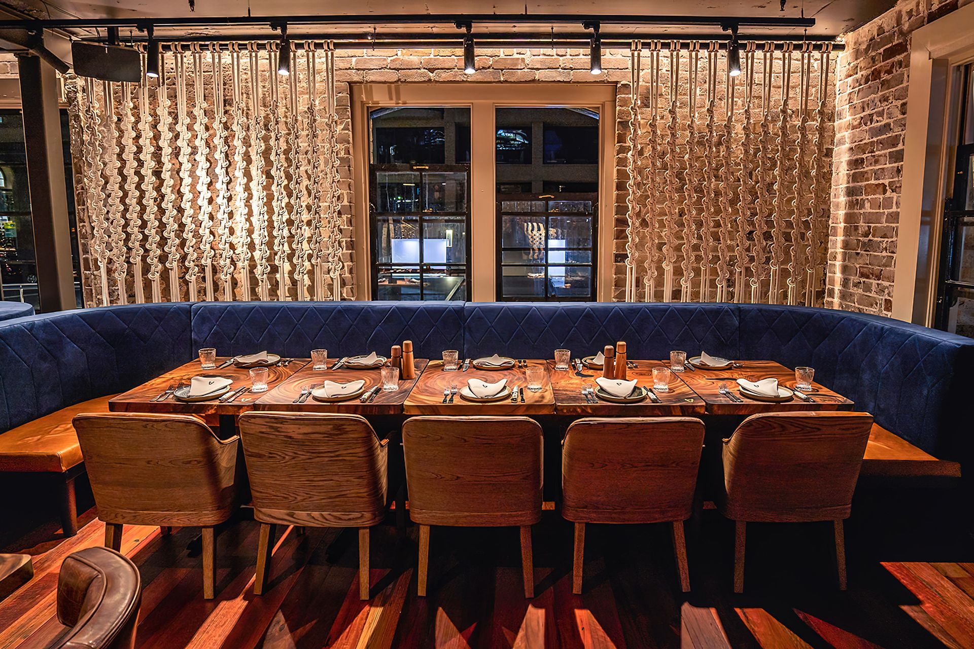 6HEAD-Premium-Steak-Restaurant07-gigapixel-standard-scale-200x.jpg