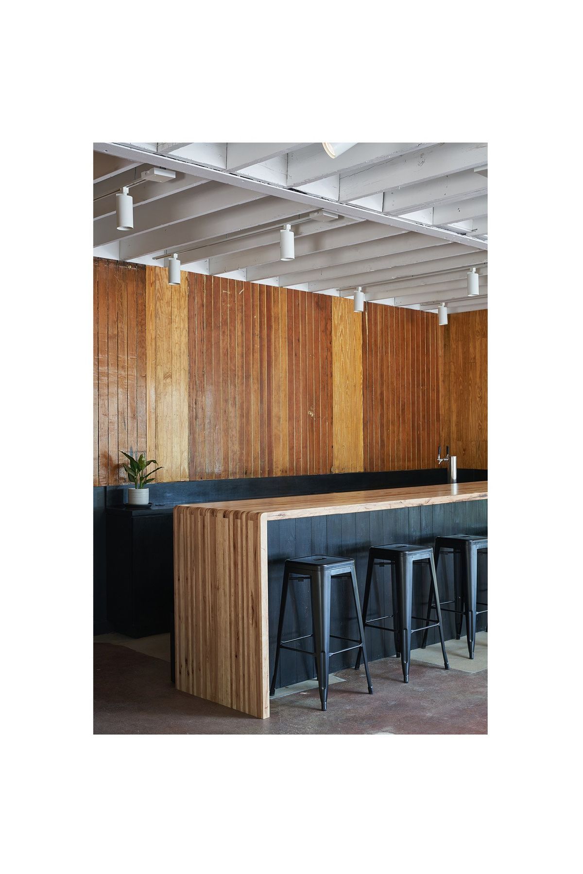 Hartwell-6Bar.jpg