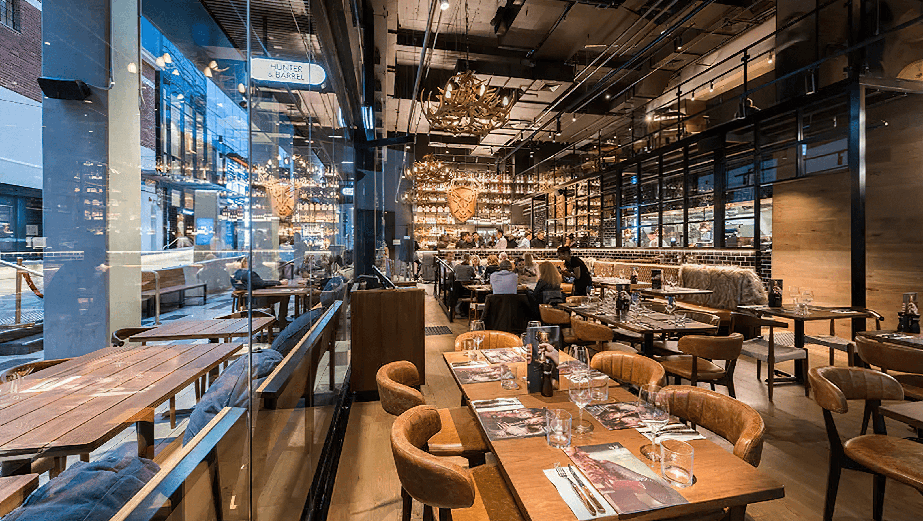 Hunter & Barrel Raine Sq