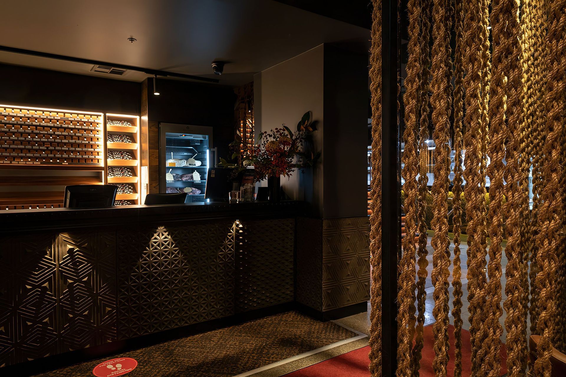 Meat-Wine-Co-Southbank-Melbourne03-gigapixel-standard-scale-200x.jpg