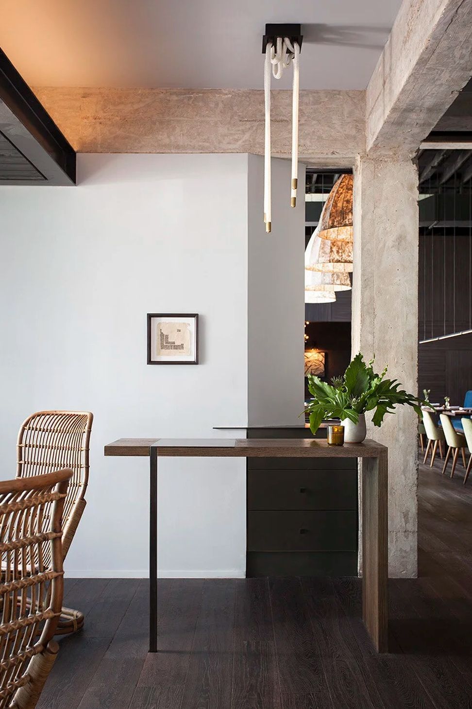 imgi5205CravottaInteriors-Juniper-HostStand.jpg