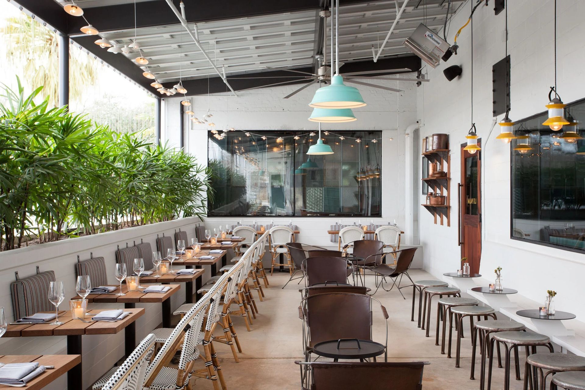 imgi57TheMaverick09-Patio.jpg