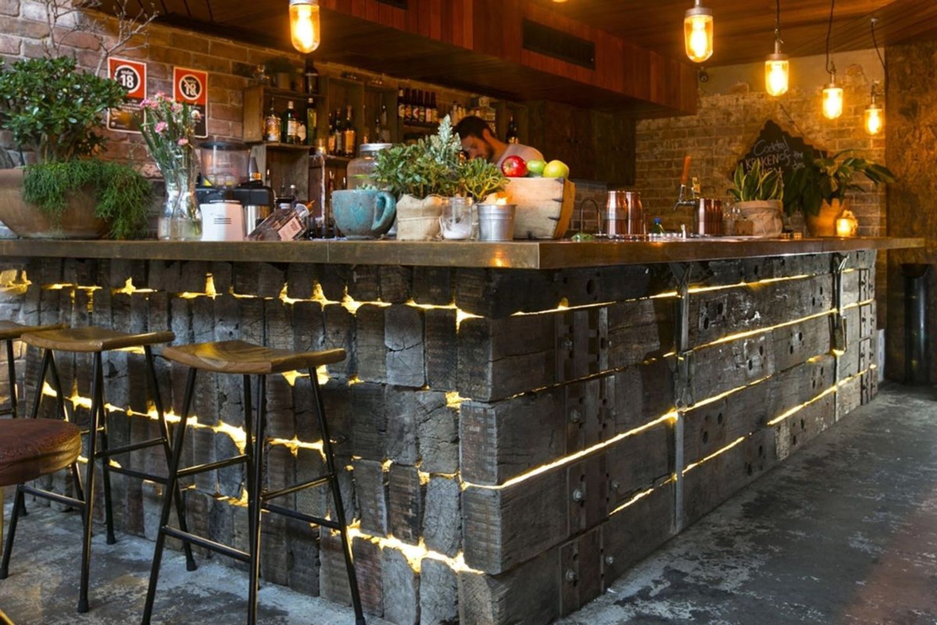 Donny's Bar 