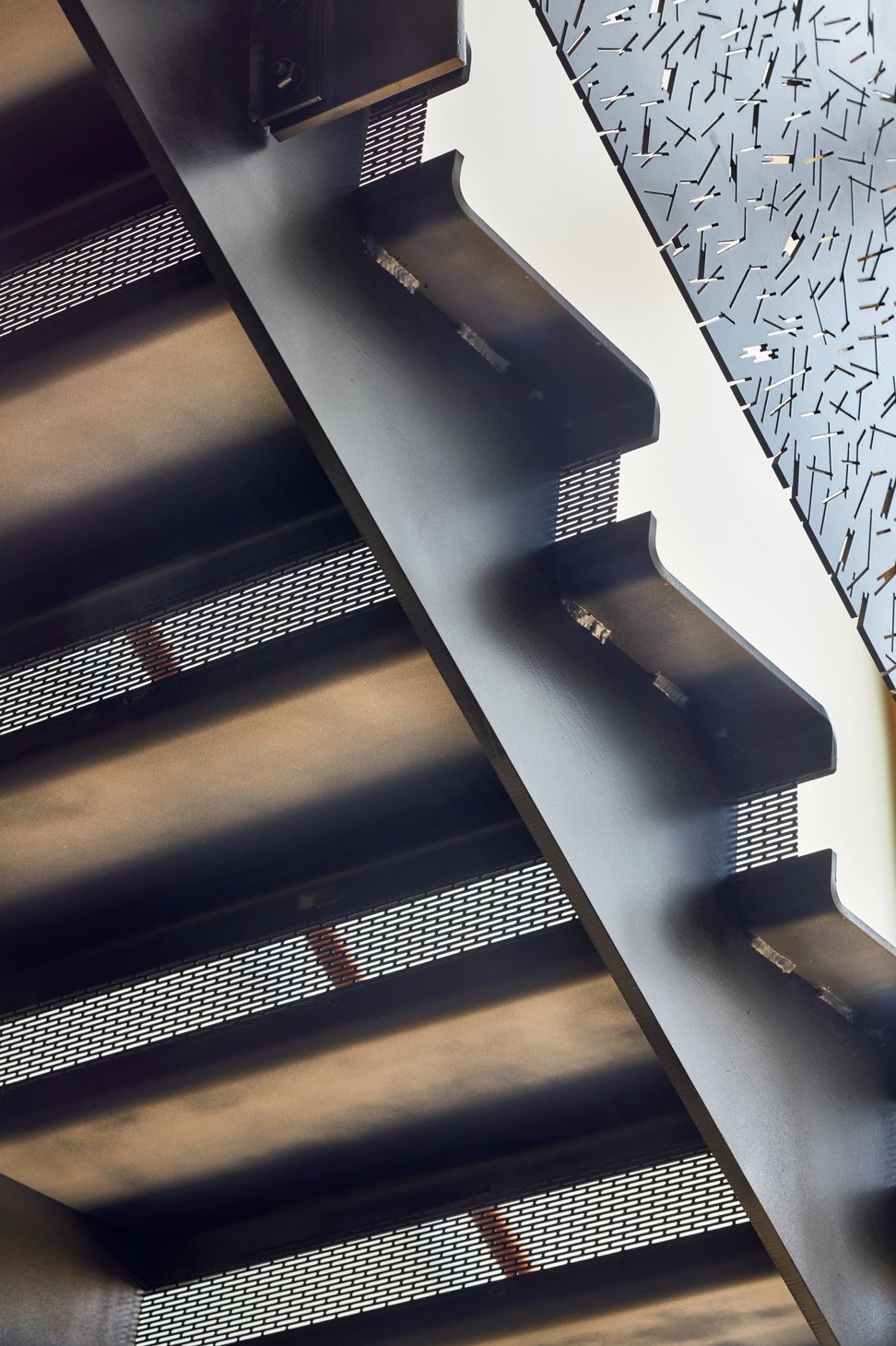 11-FINNE-Svendsen-Building-ap-compressed.jpg