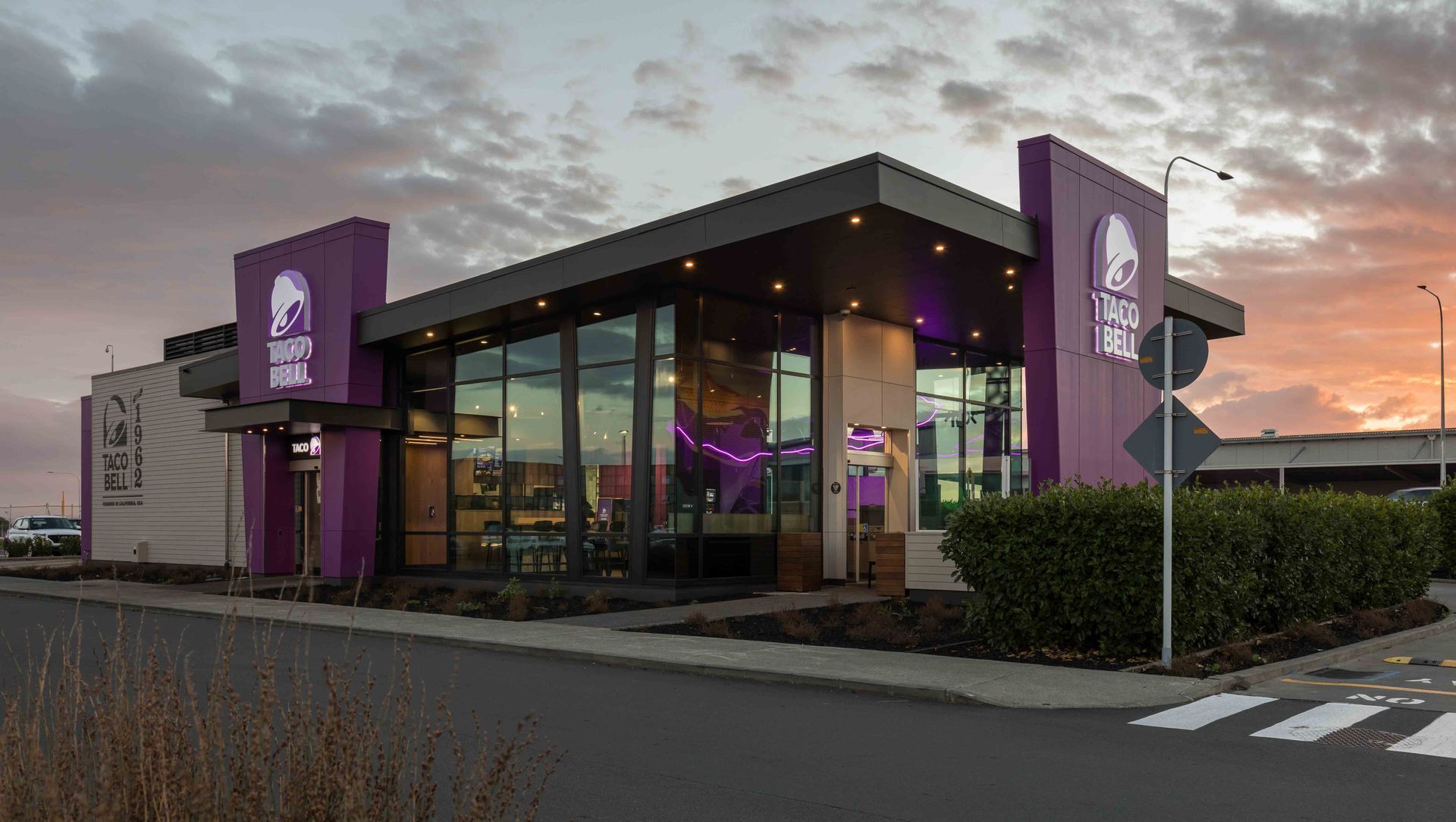 Architectural Design and Client-side Project Management for Taco Bell banner