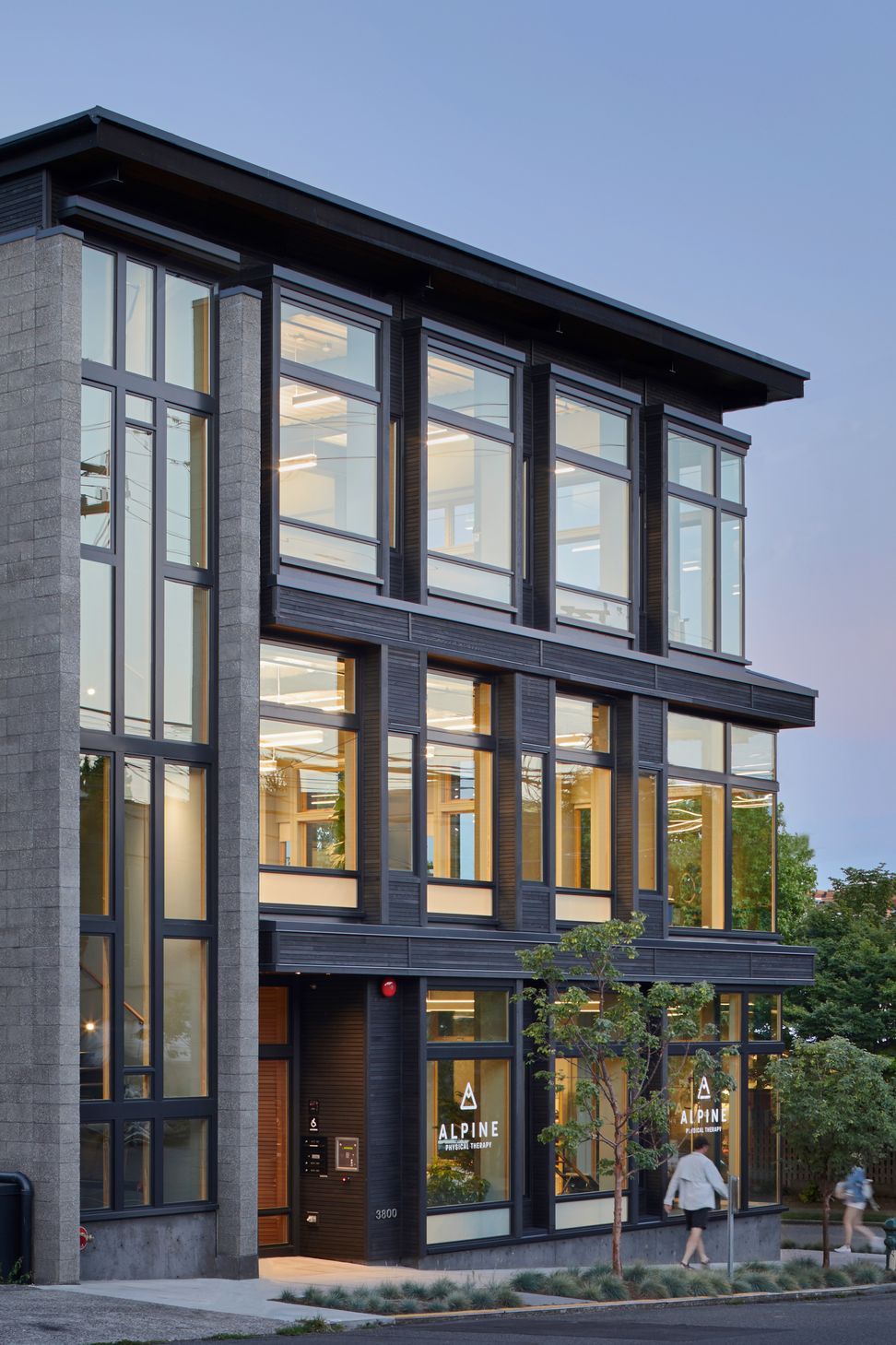 3A-FINNE-Svendsen-Building-no-wires-ap-compressed.jpg