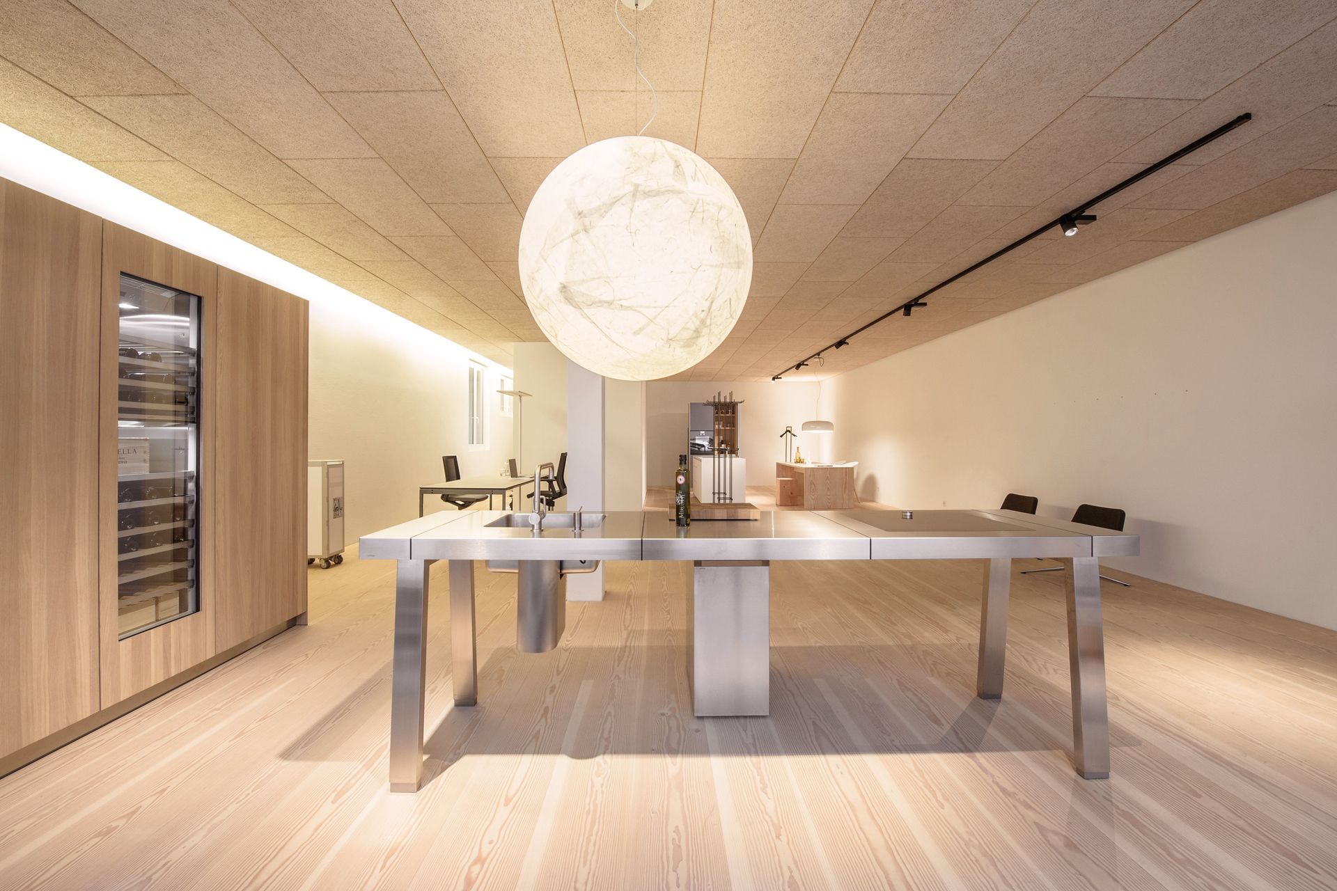 A04 Showroom