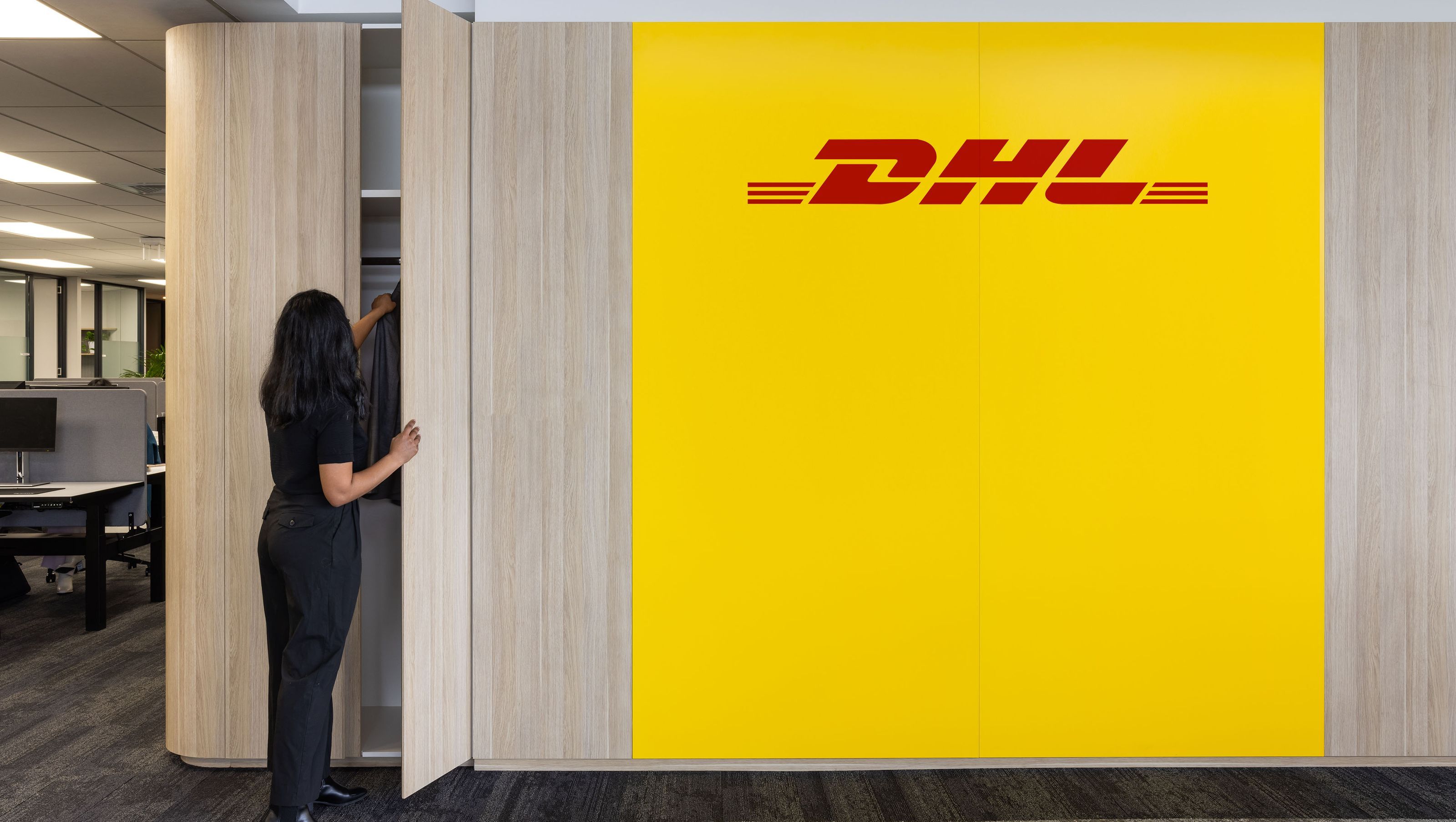 DHL