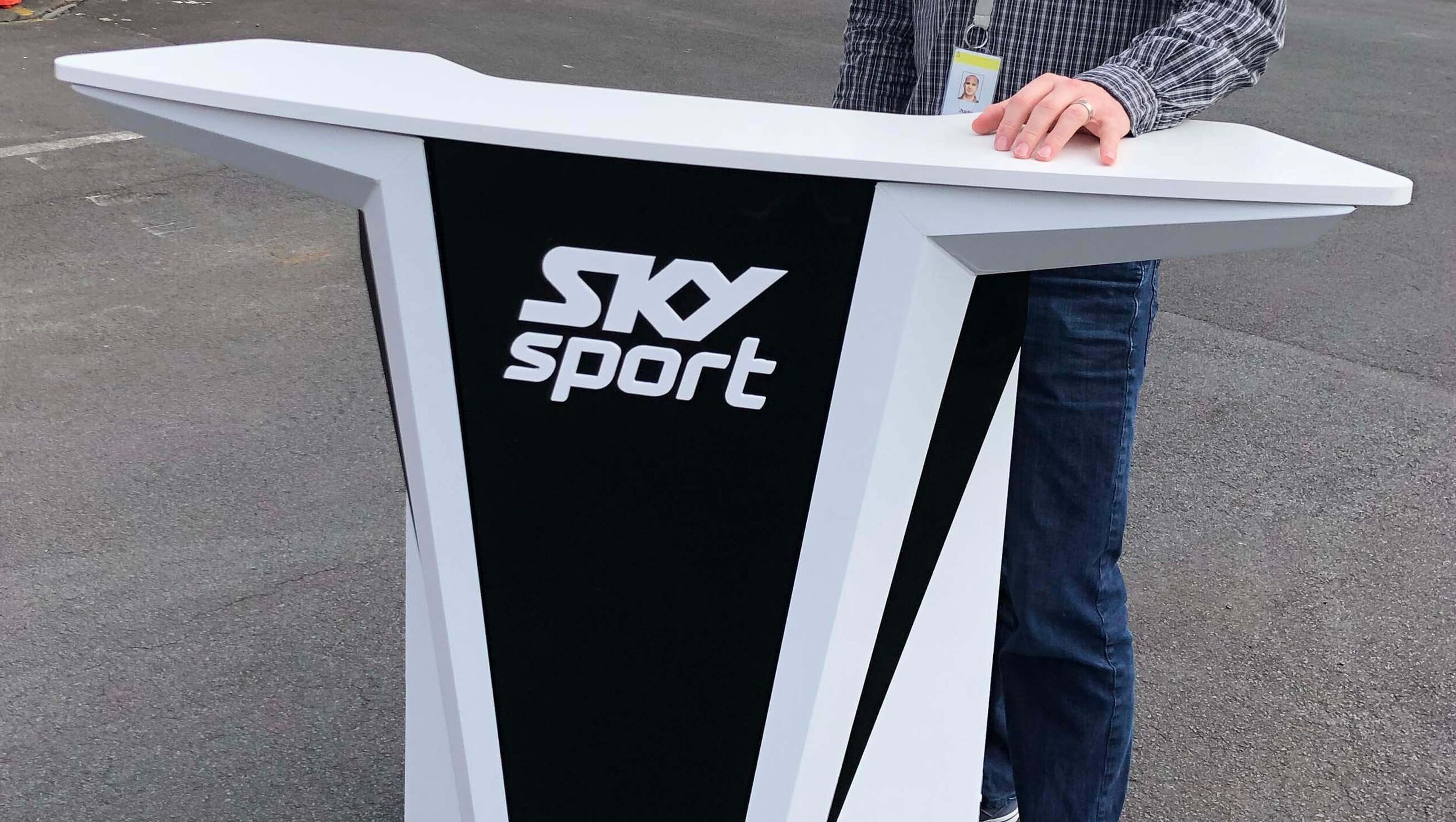 TV Broadcast Desk