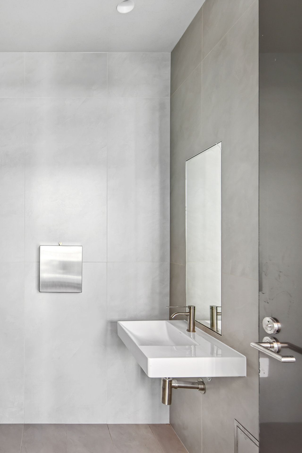 MASTERCOATING-PARRAMATTAPOWERHOUSEMUSEUMHighBathroom2.jpg