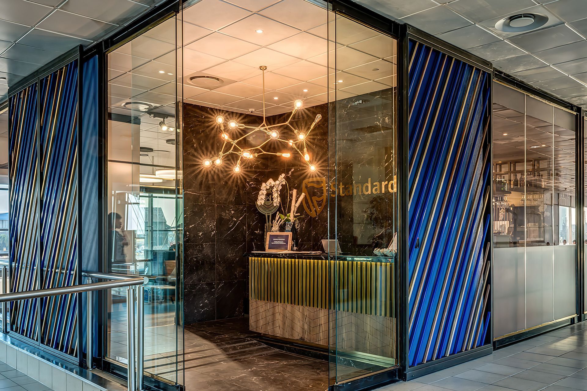 Standard-Bank02-gigapixel-standard-scale-200x.jpg