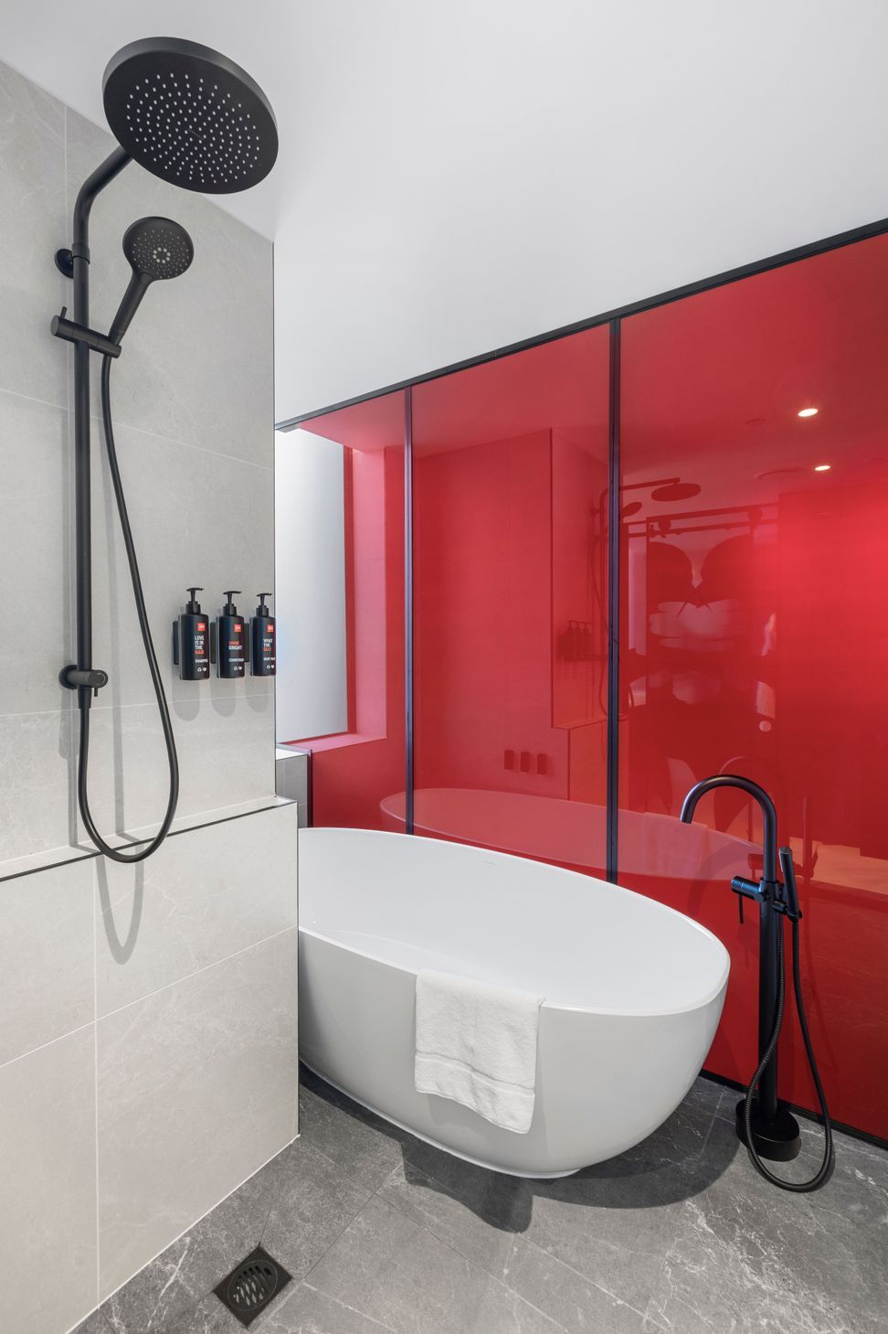 Suite-Panorama-Bath.jpg