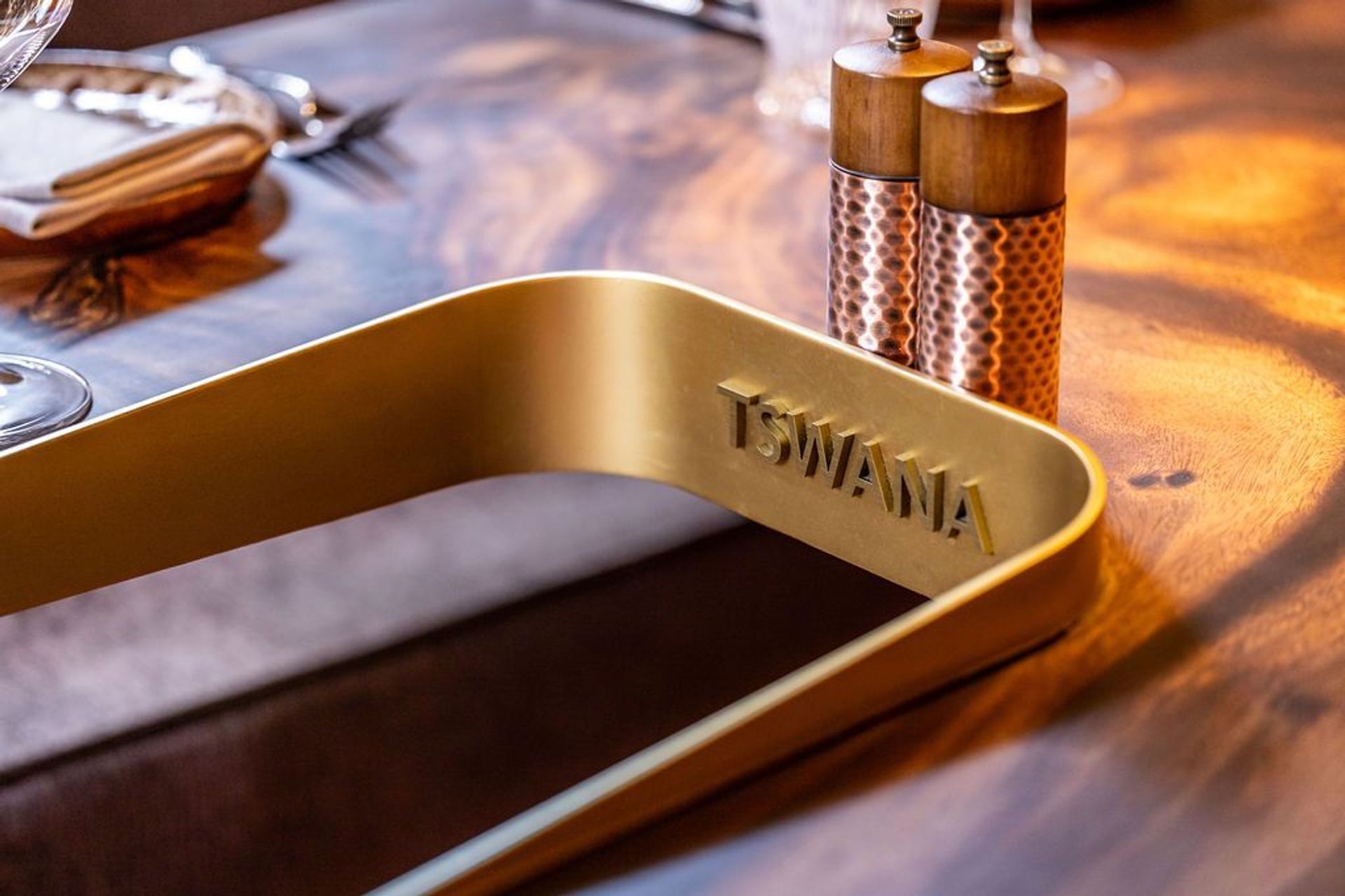 The-Meat-and-Wine-Co-Circular-Quay-Restaurant-Details-COOOP-4.jpg