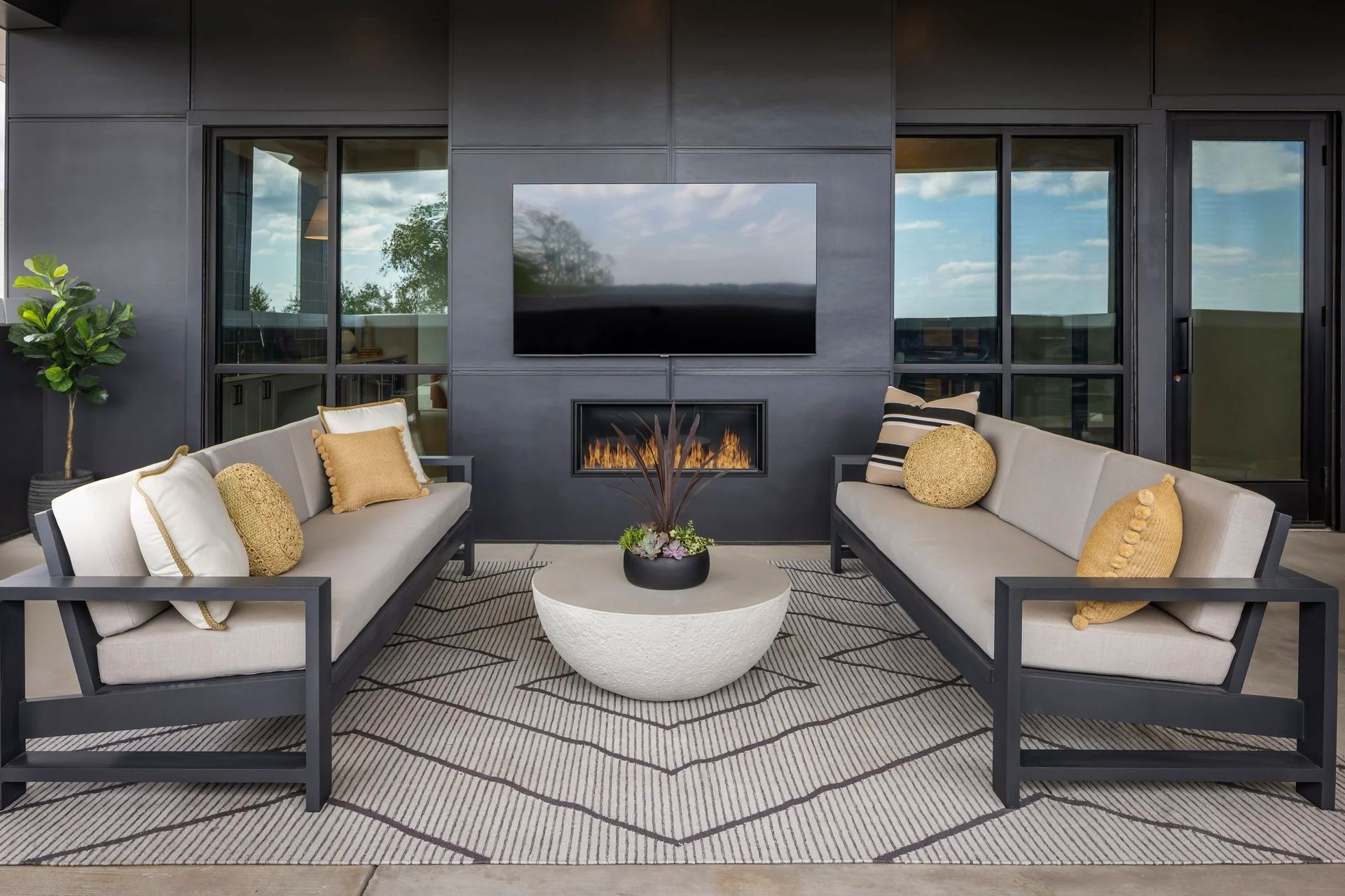 imgi24sky-lounge.jpg