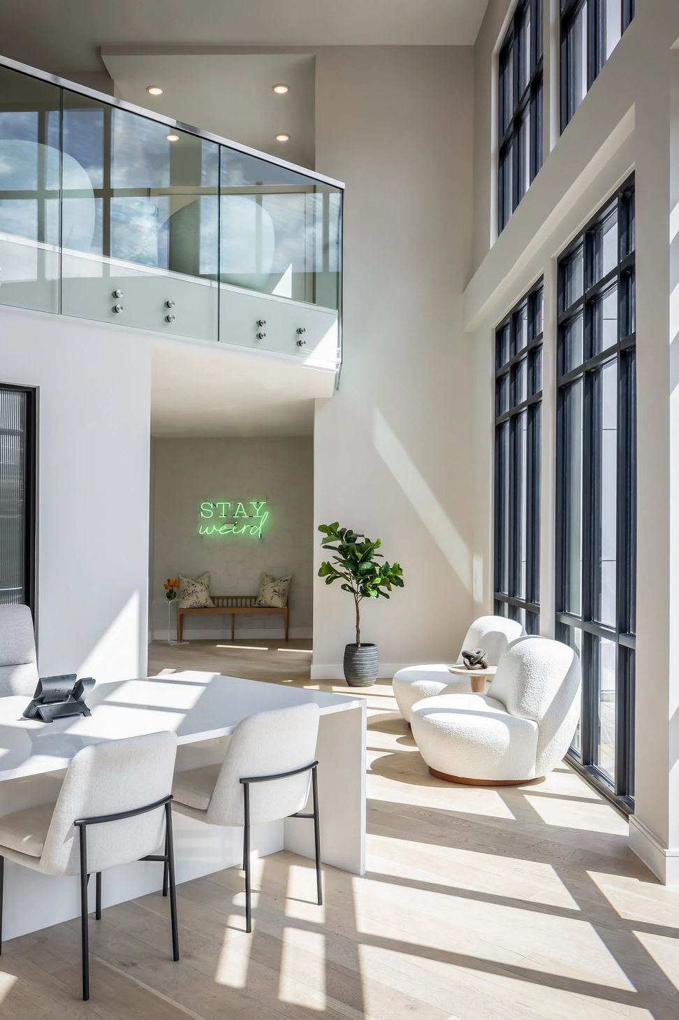 imgi5lobby-leasing.jpg