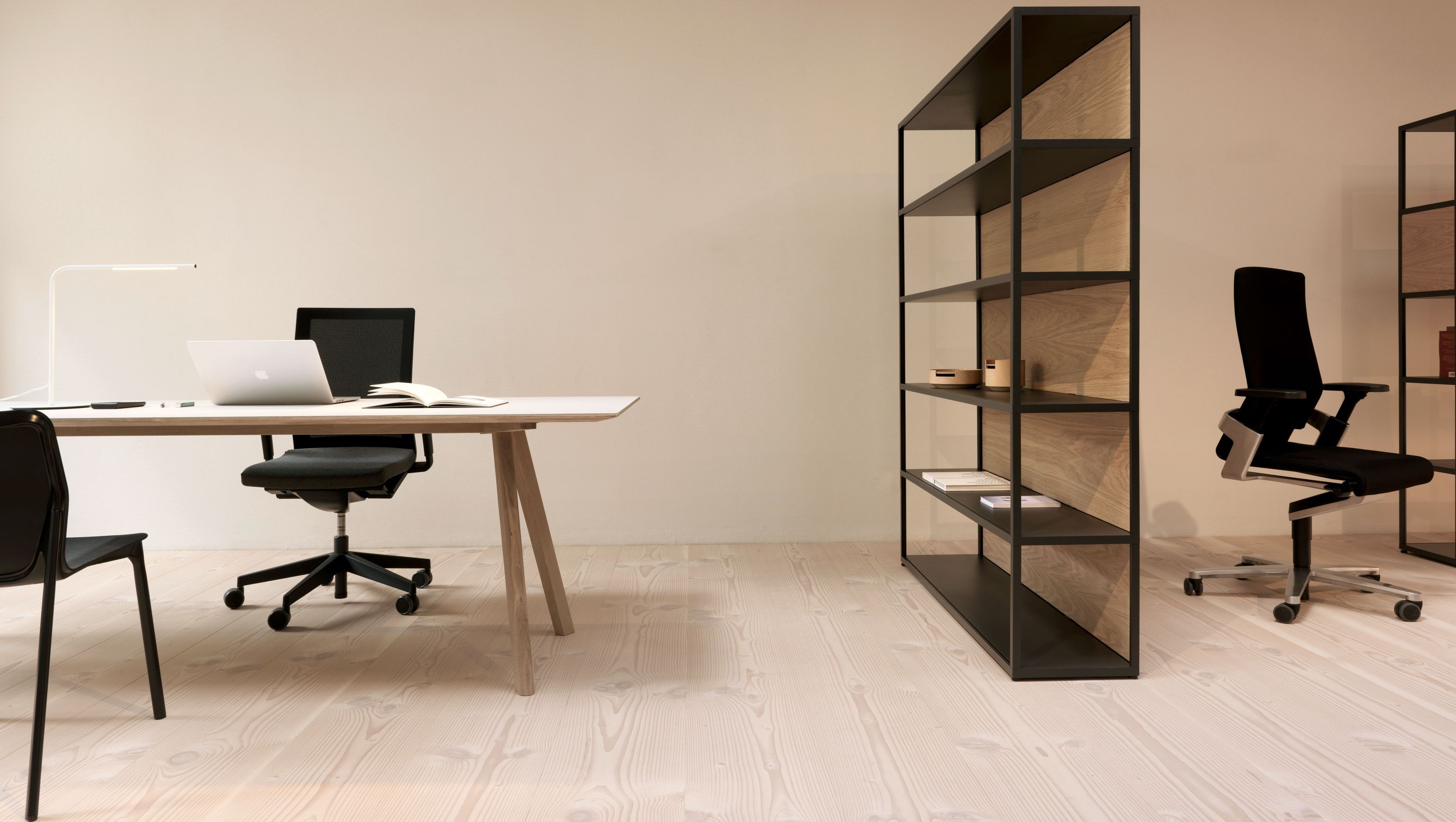 A04 Showroom