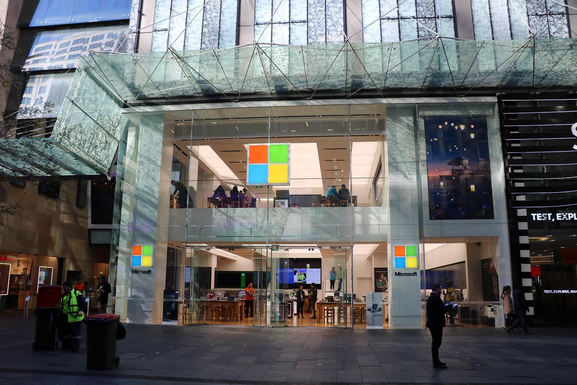 Vertilux-Microsoft-Experience-Centre-Sydney-OneBlind-5.jpg