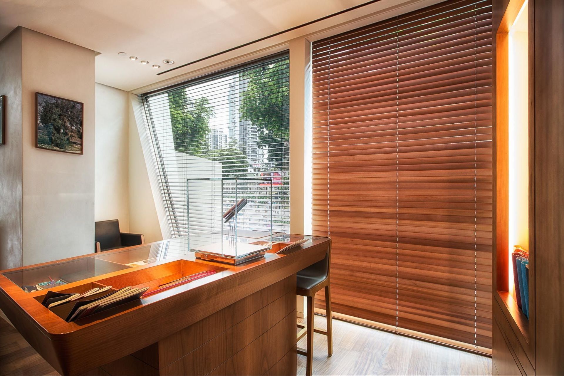 vertilux-hermes-motorised-cedarline-venetian-blinds-10.jpg
