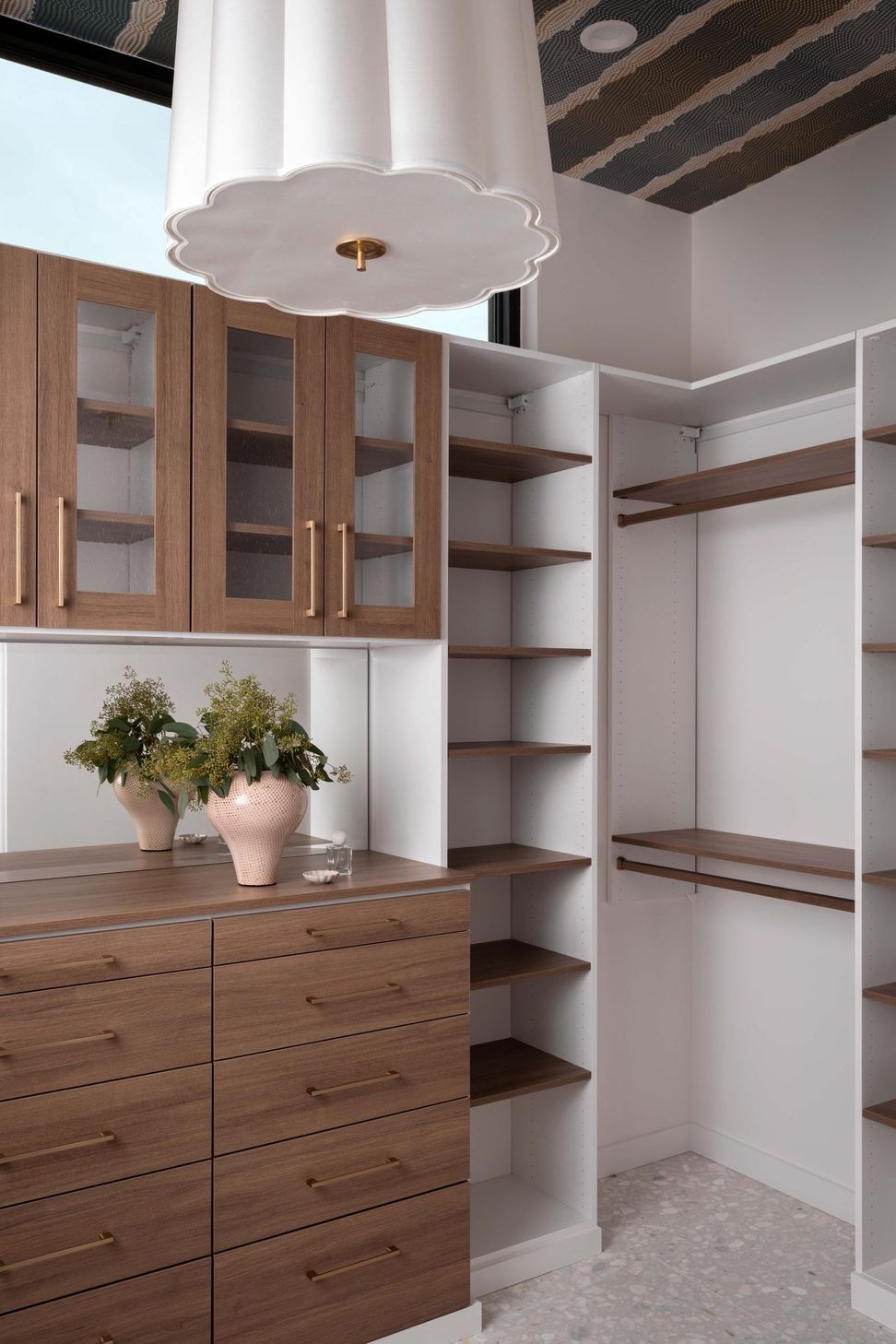 Closet-scaled-portrait-757e37b484ae2bd3d3ed938dd43b0495-x6sc9jh7gnzo.jpg