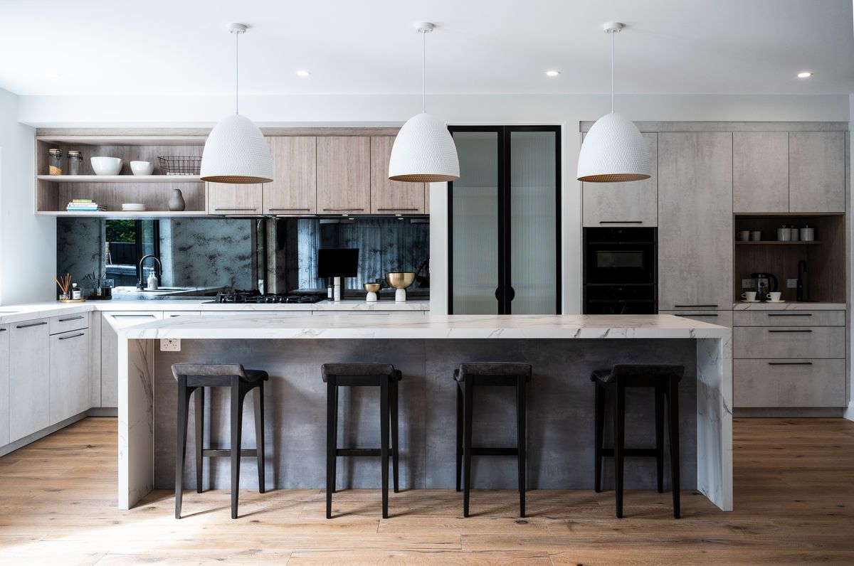 Grey Antique Splashback and Bar