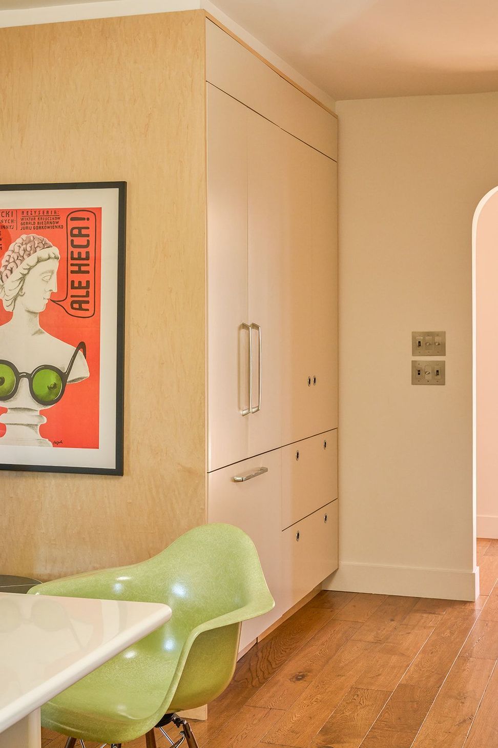 brunswick-the-warren-interior-design-mid-century-modern-kitchen-eames-chair-plywood-wall-panel-06-v2.jpg
