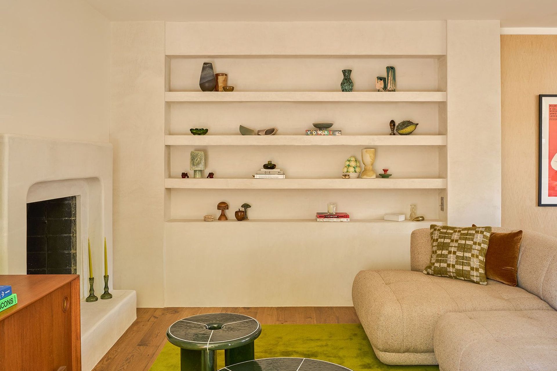 brunswick-the-warren-interior-design-mid-century-modern-living-room-built-in-shelving-08.jpg