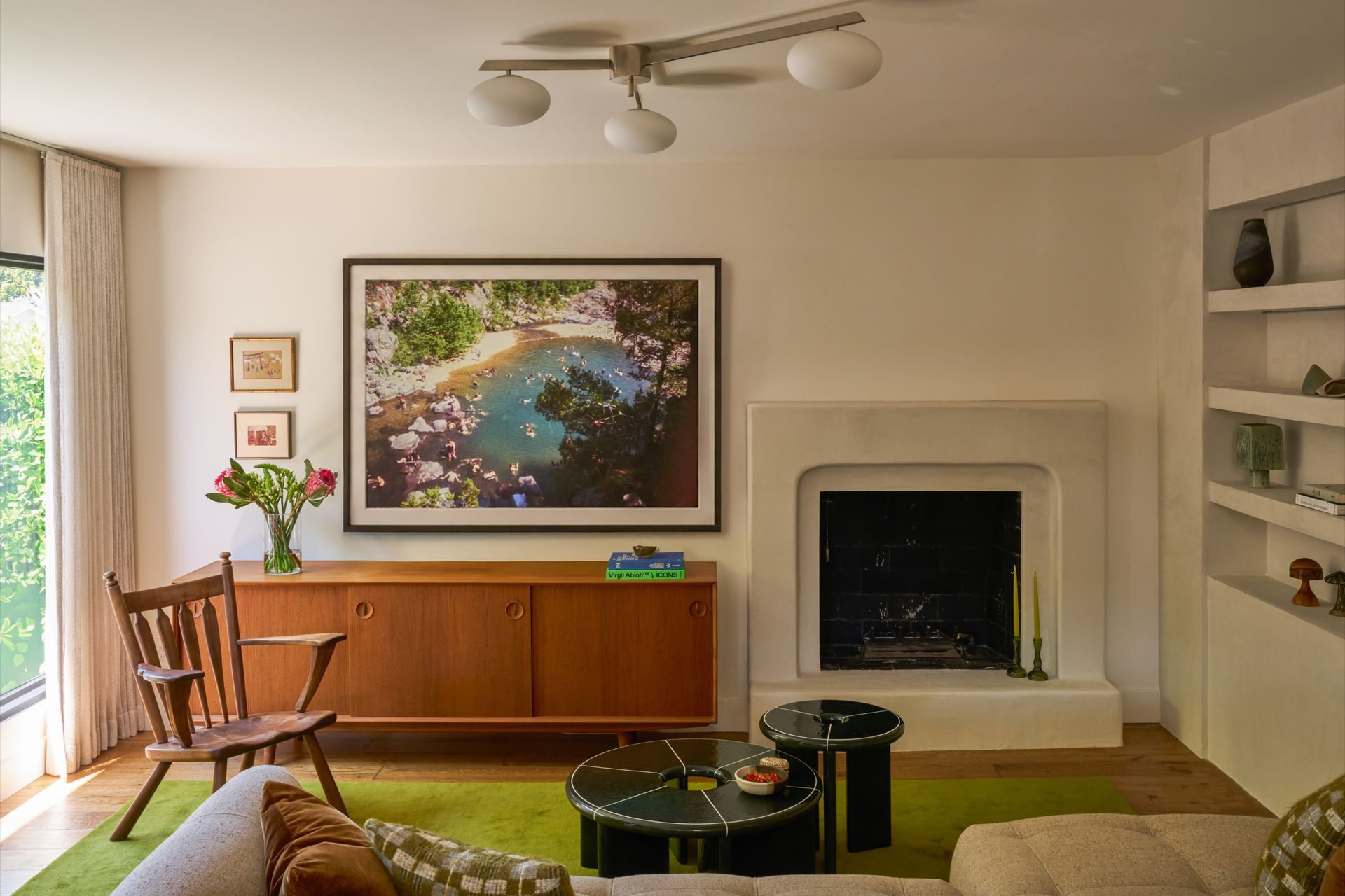 brunswick-the-warren-interior-design-mid-century-modern-living-room-full-view-fireplace-art-07-ap-compressed.jpg