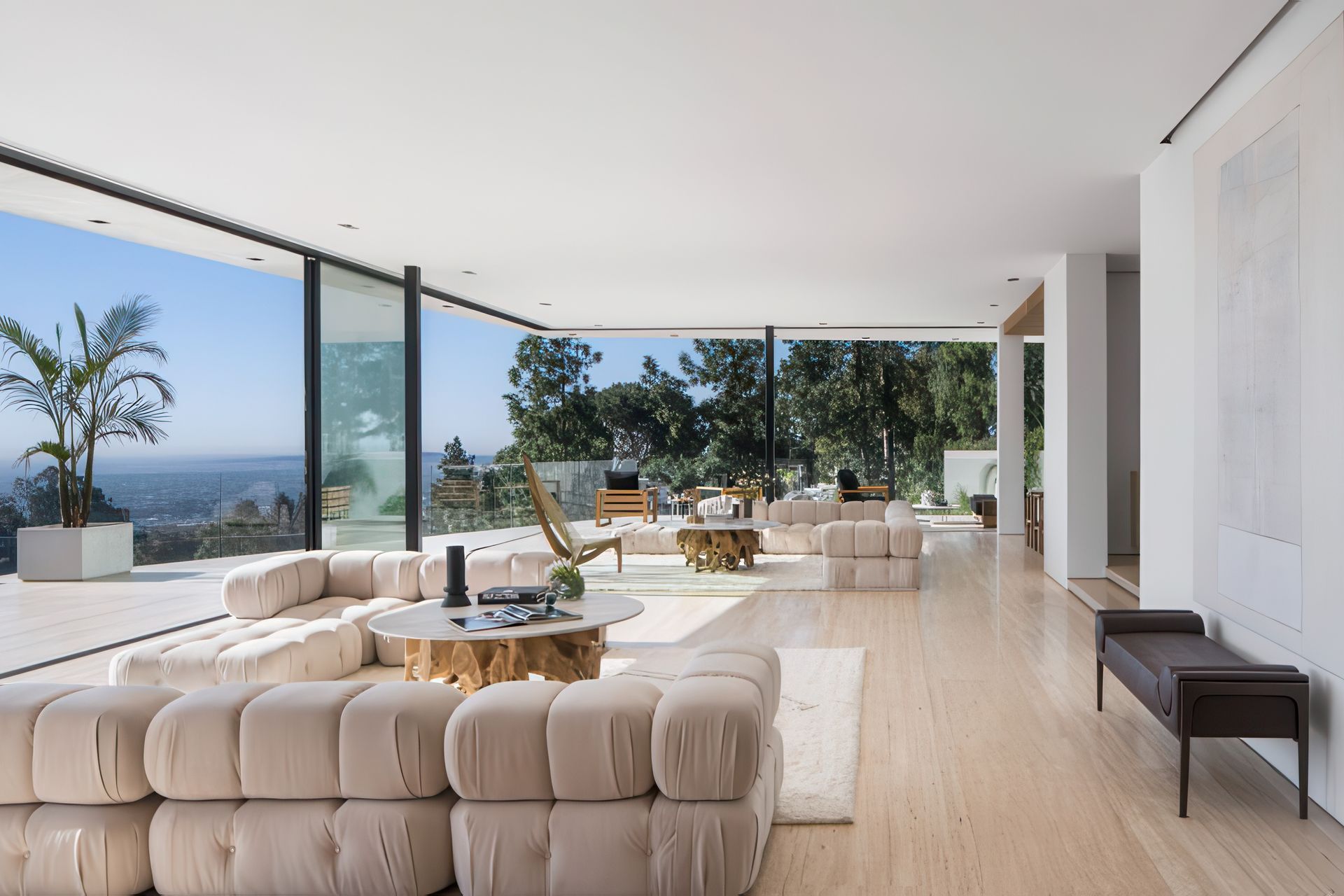 imgi9Lago-Vista-Residence-5-825x510-gigapixel-low-resolution-v2-4x.jpg