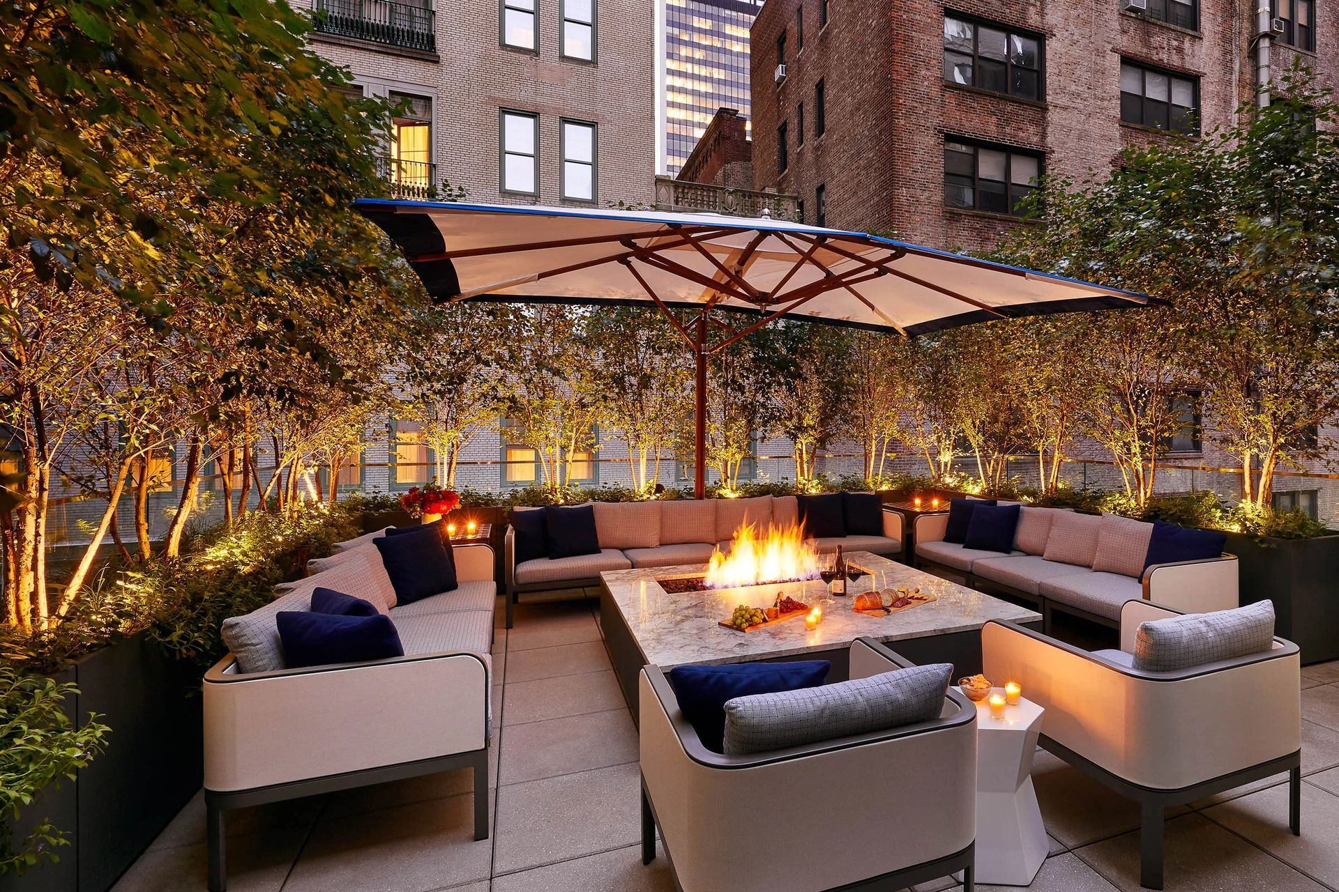 nyc-manhattan-terrace-lounge-fire-pit-landscaped-garden-ap-compressed.jpg