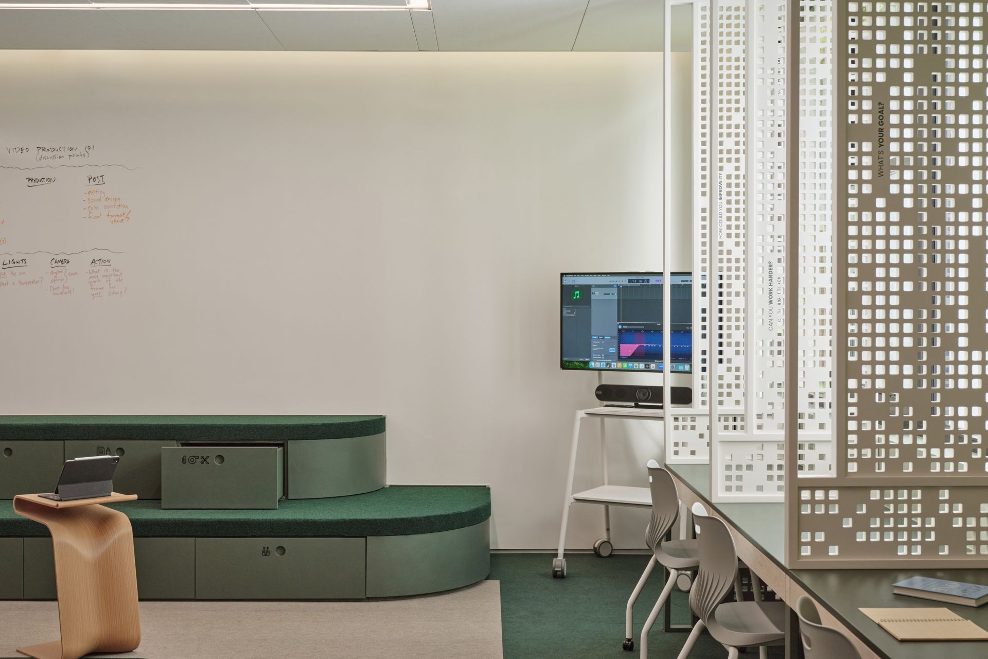 Kurani045-Connected-Classroom15-ap-compressed.jpg