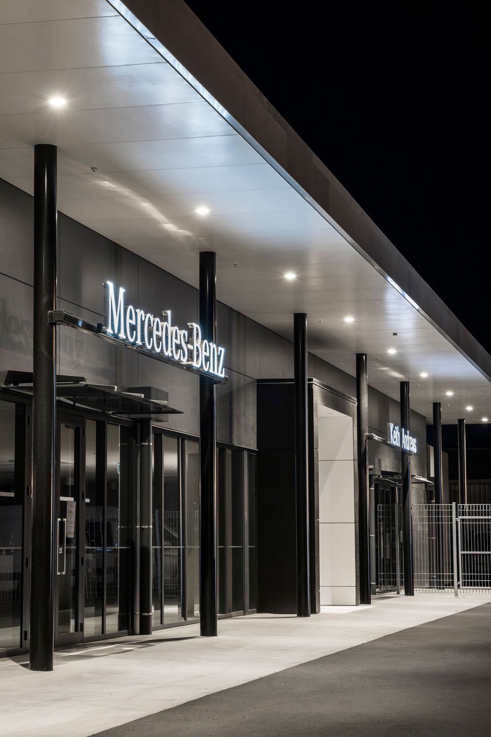 Truck Workshop &amp; Showroom - Whangarei