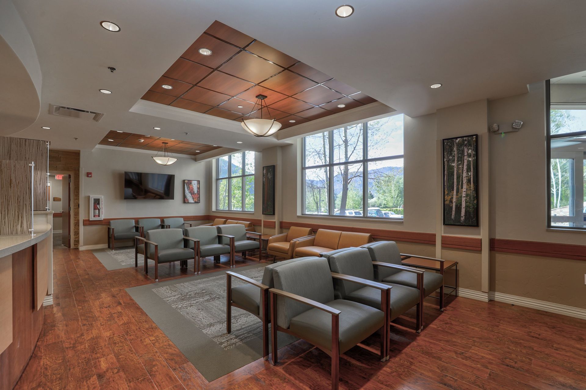 1830BlakeAveGlenwoodSpringsCO81601May2022DSLRInteriorStill-4.jpg