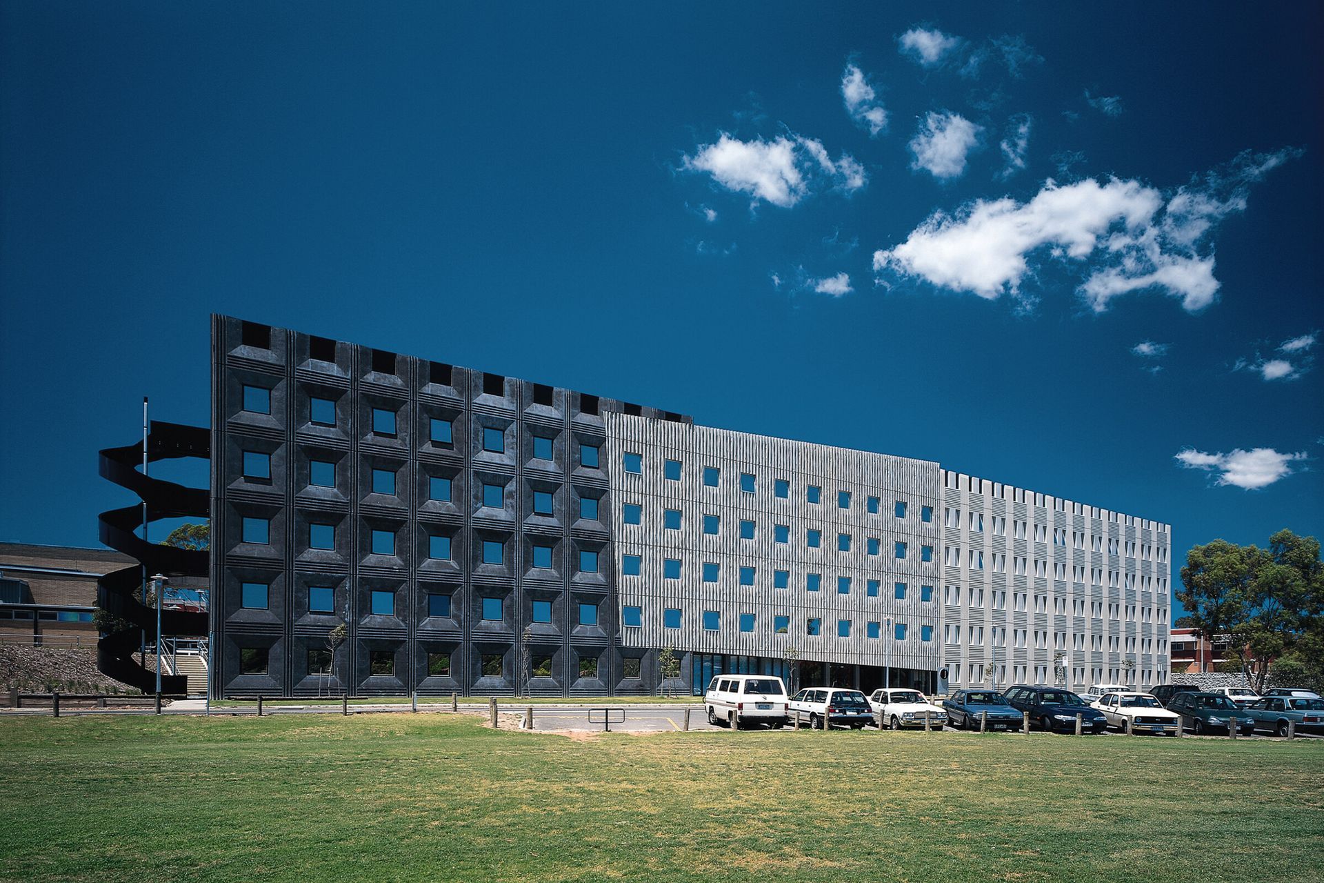 01DeakinB-2400x1616.jpg